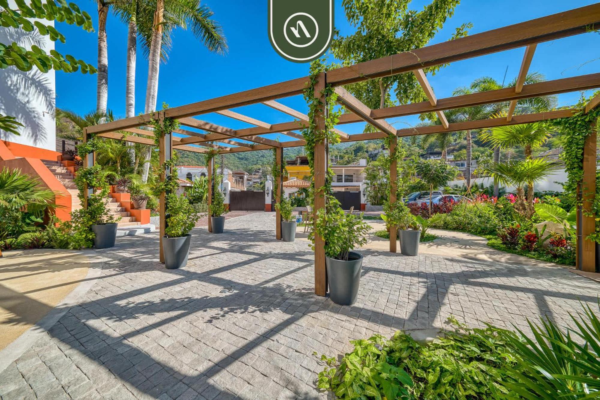 Tasteful Near Romantic Zone - Pool Inn Puerto Vallarta