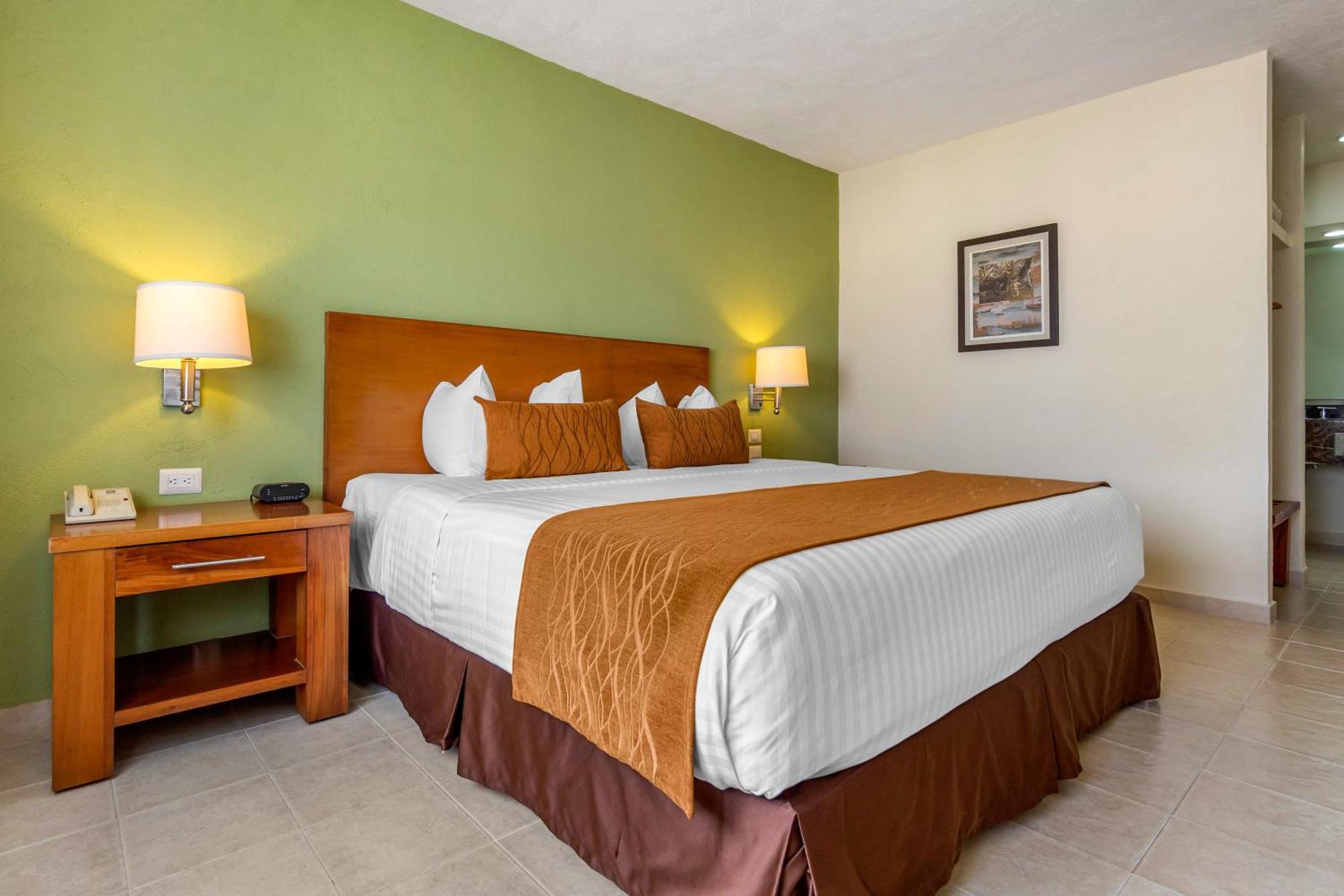 Comfort Inn 4*
