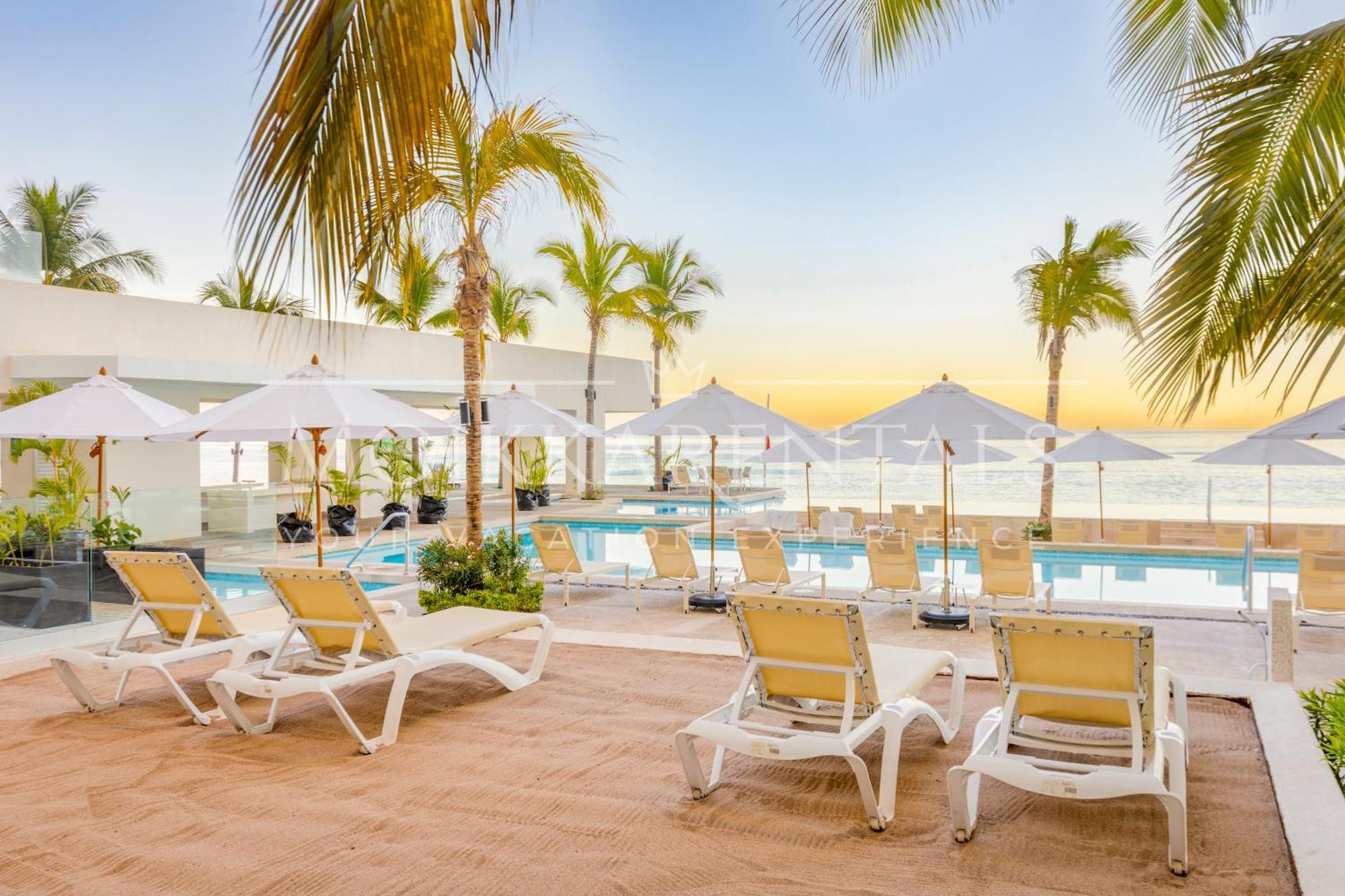 Harbor 12005 Huge Unit 2 Balconies Beachfront By Moikkarentals