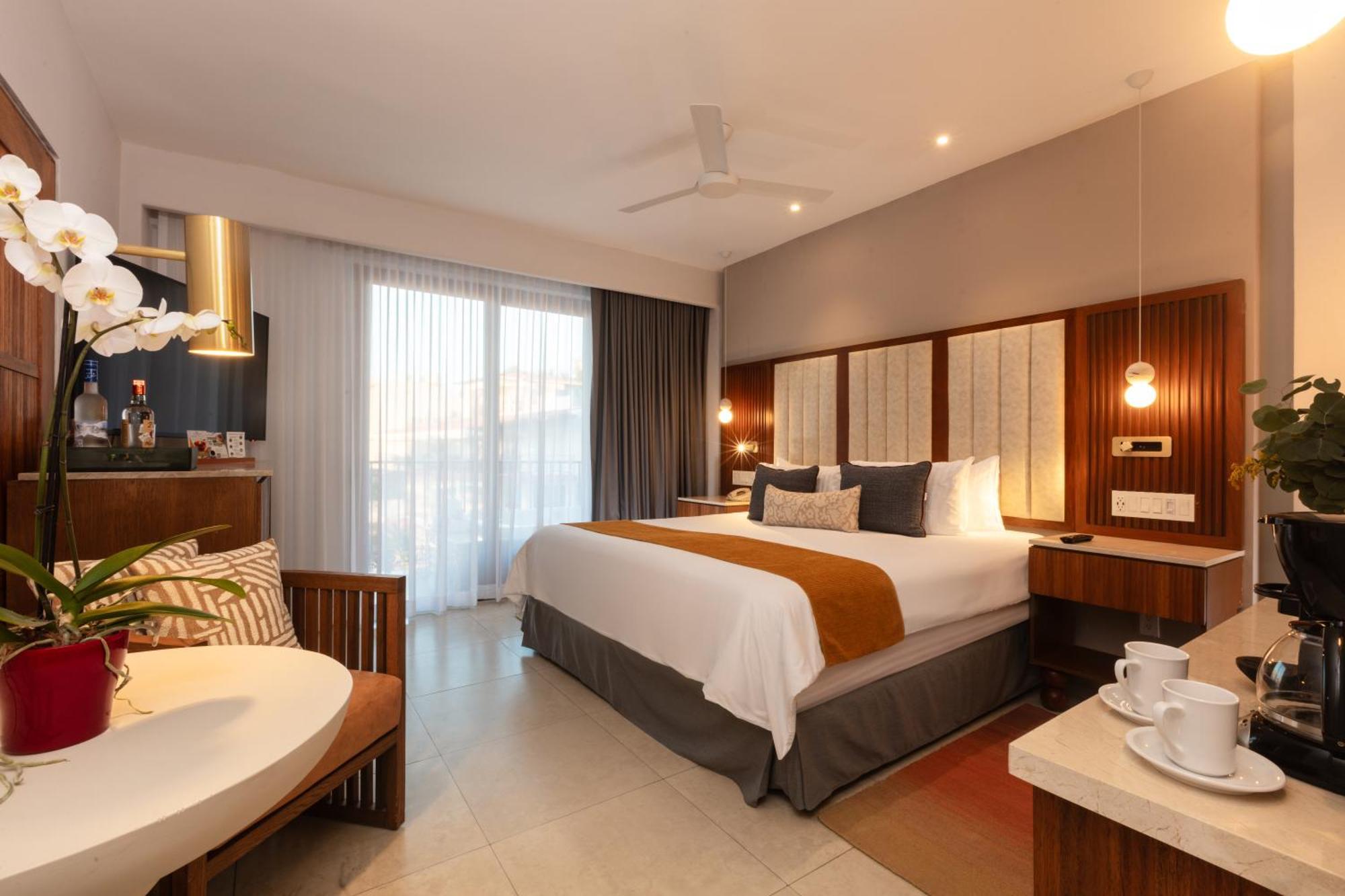 Almar Luxury Lgbt Front Experience (adults Only) Resort 4*