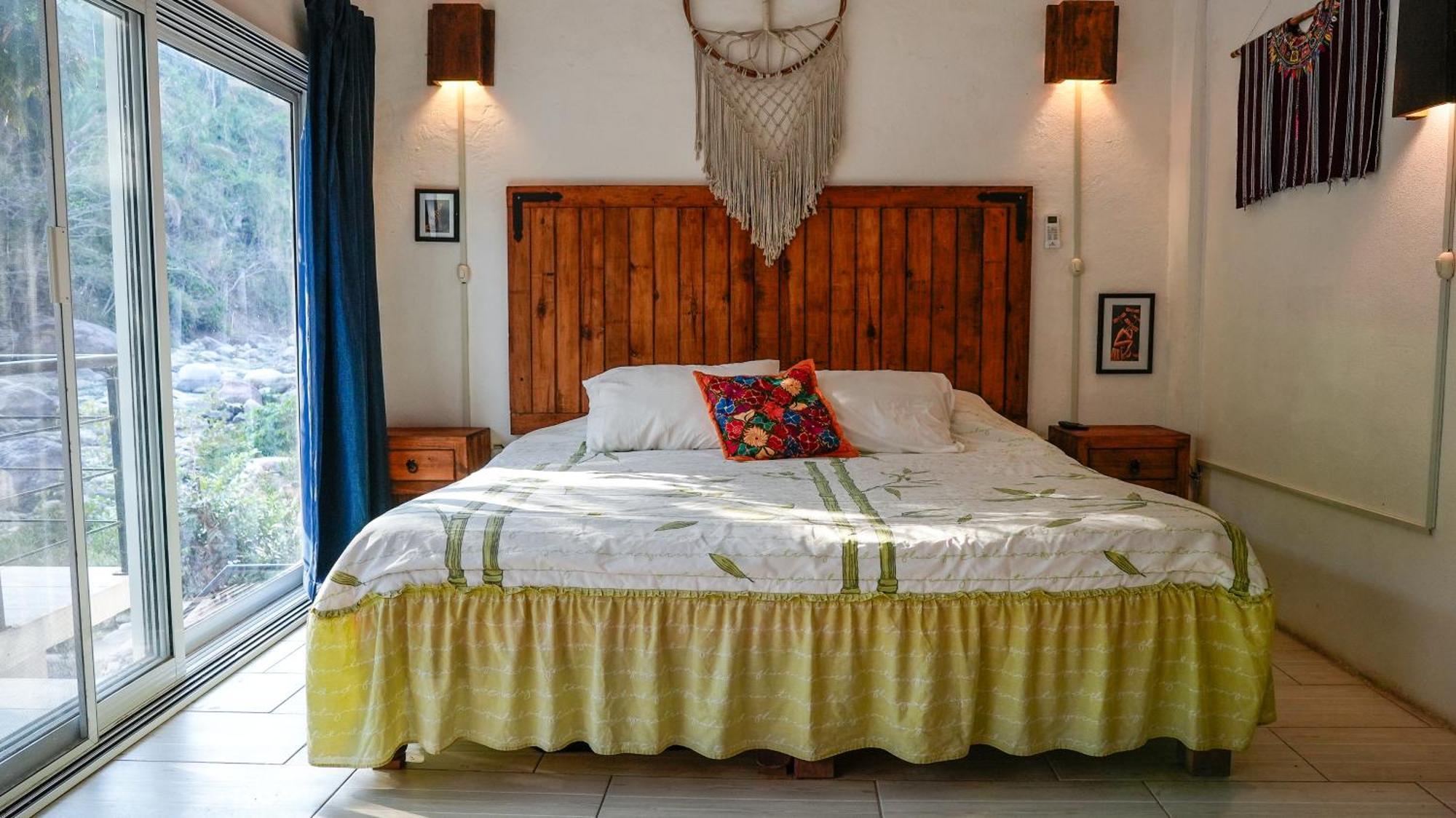 Casa Rio Cuale And River Retreat Guest house *