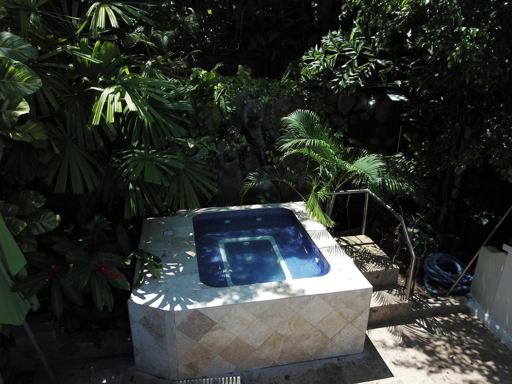 Ocean Front Villa*beach*heated Pools* Chef*staff *