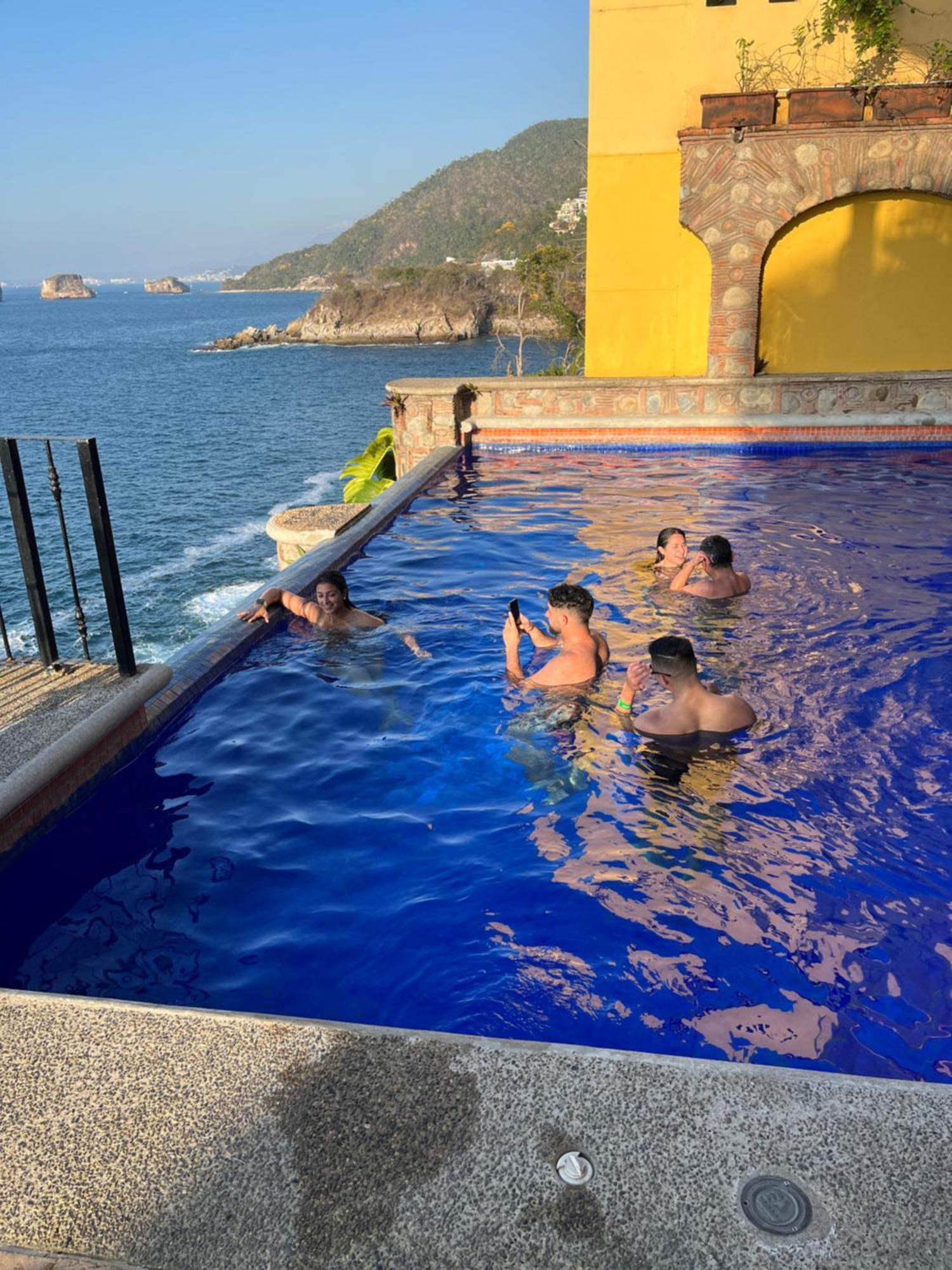 Villa Ocean Front Villa*beach*heated Pools* Chef*staff