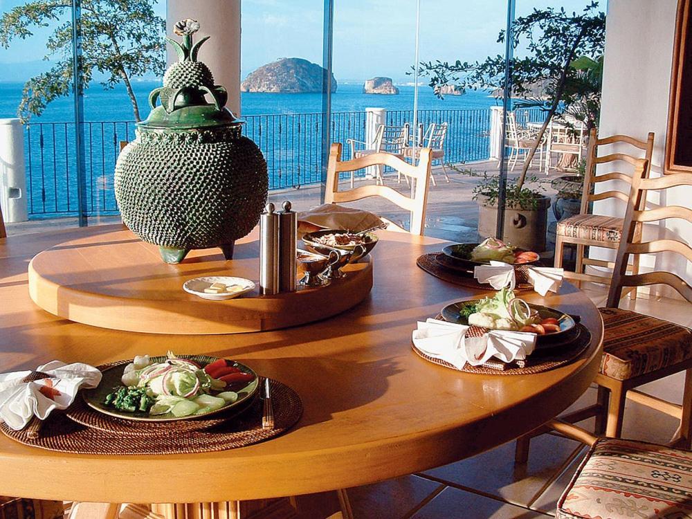 Ocean Front Villa*beach*heated Pools* Chef*staff Villa *