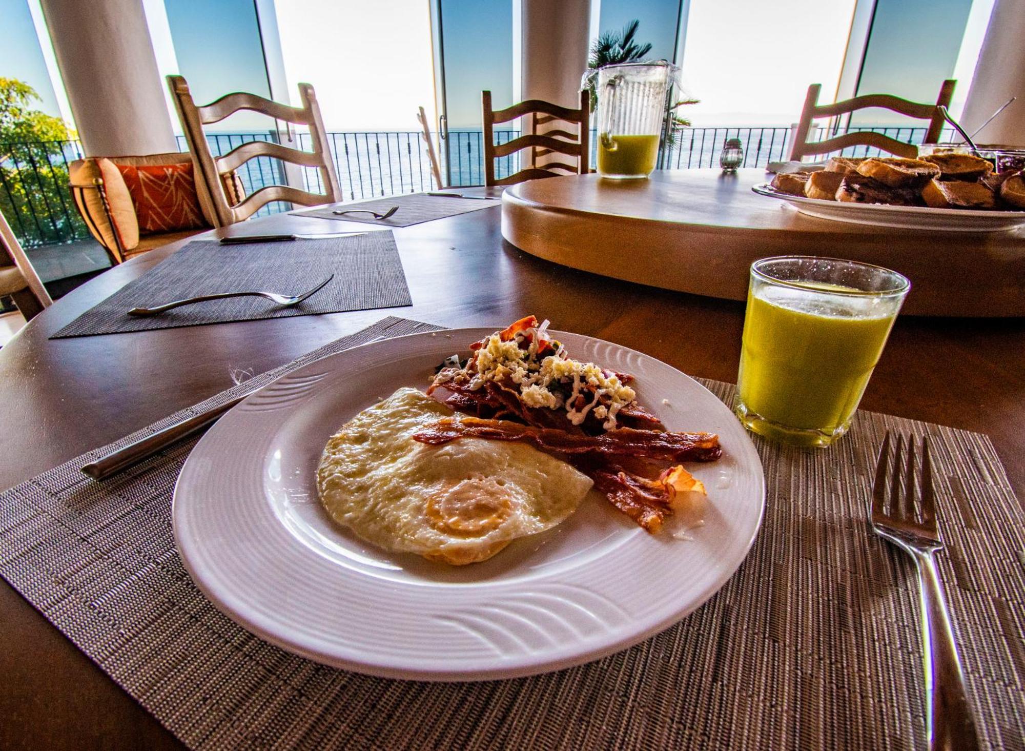 Villa Ocean Front Villa*beach*heated Pools* Chef*staff