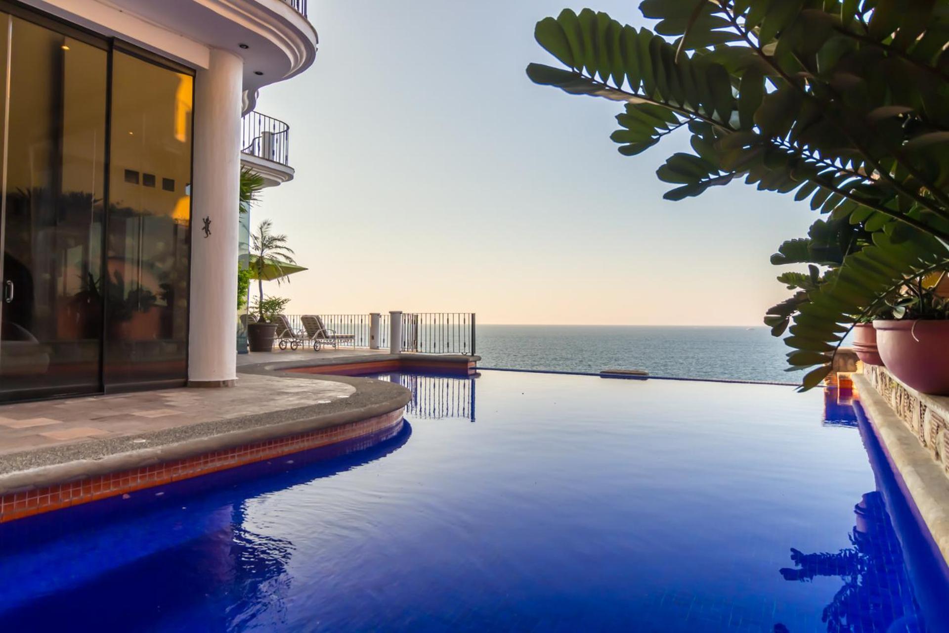 Villa Ocean Front Villa*beach*heated Pools* Chef*staff Puerto Vallarta