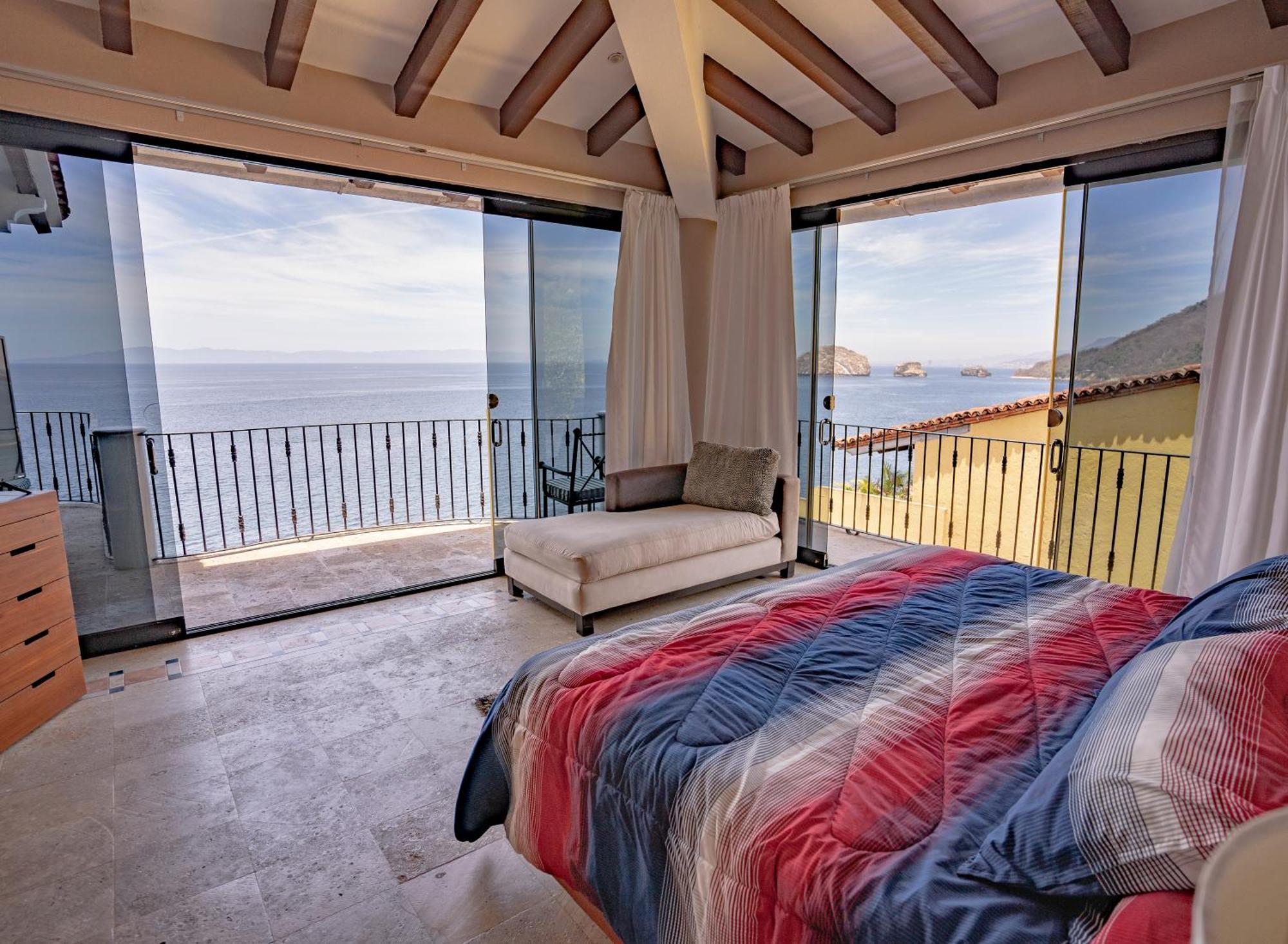 Ocean Front Villa*beach*heated Pools* Chef*staff