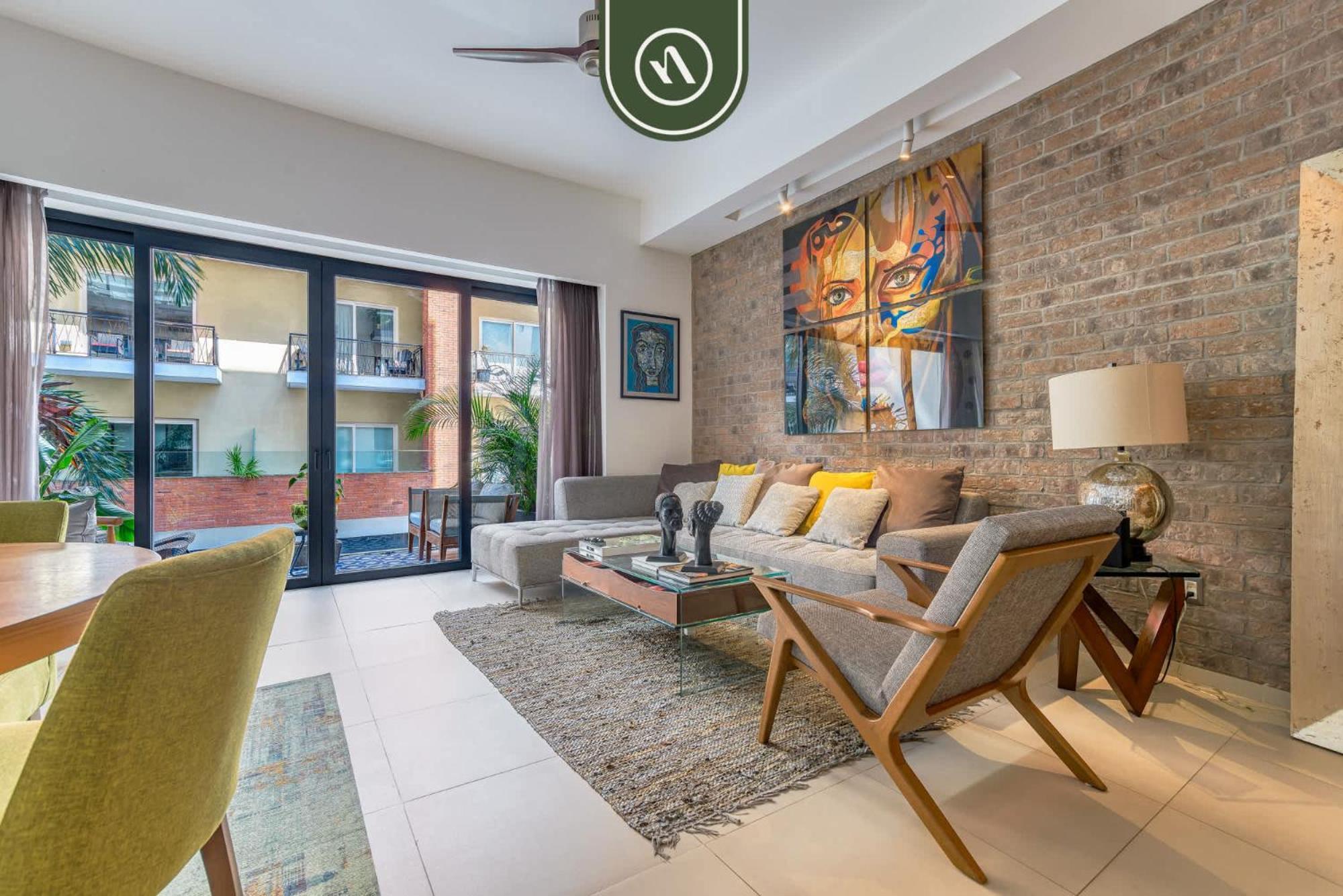 Luxurious 2br In Zona Romantica Pool Gym Apartment