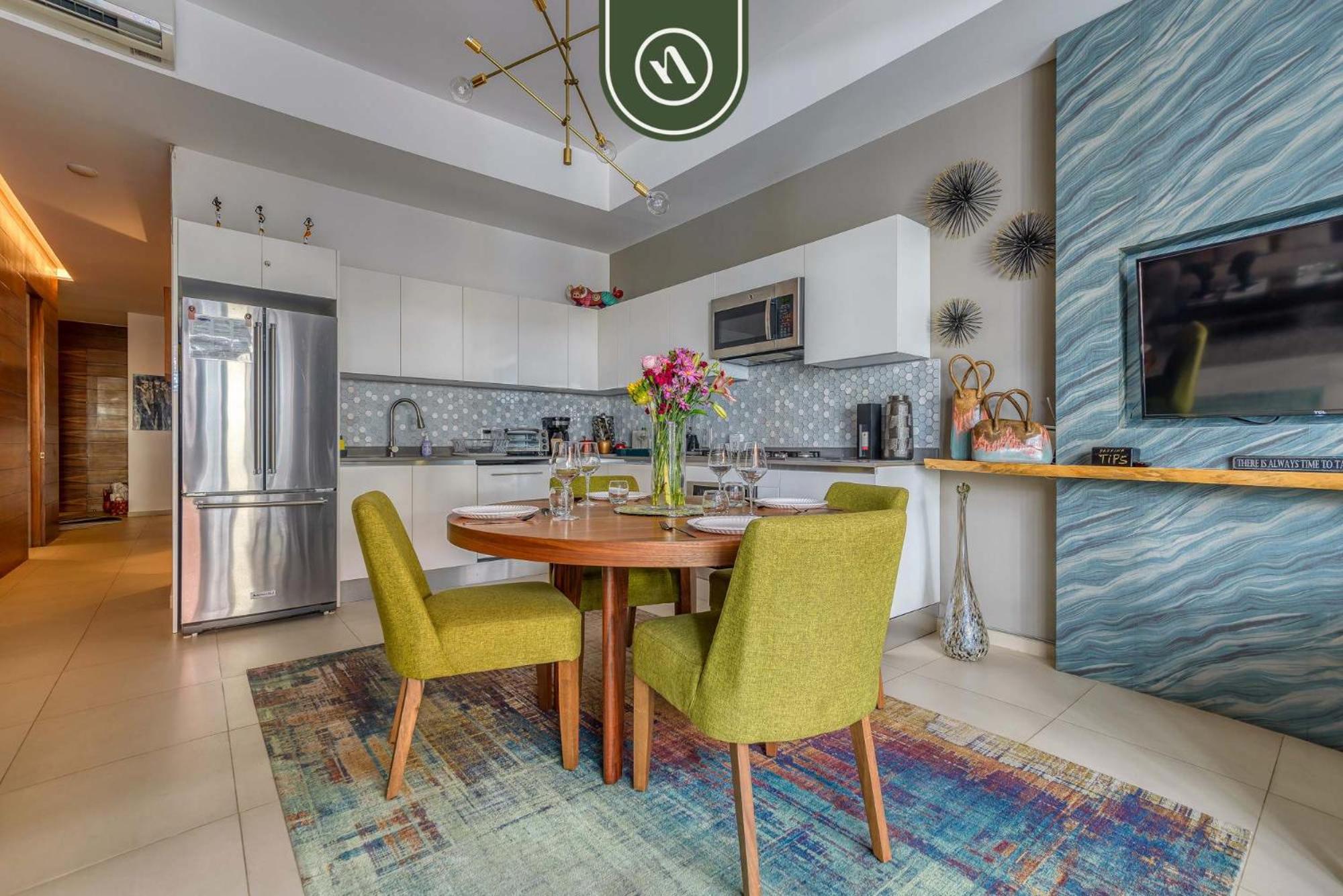 Luxurious 2br In Zona Romantica Pool Gym Apartment *