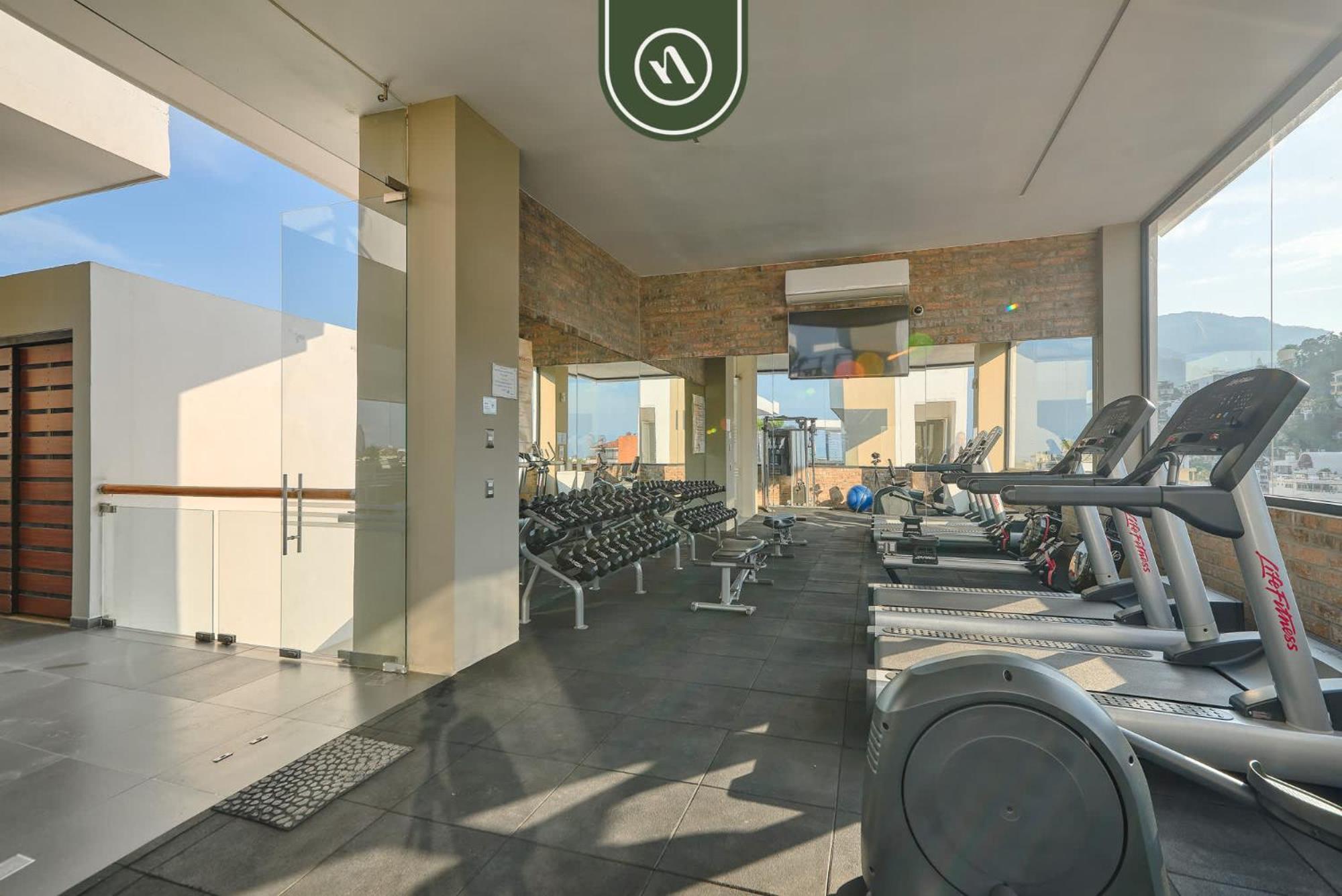 Apartment Luxurious 2br In Zona Romantica Pool Gym *