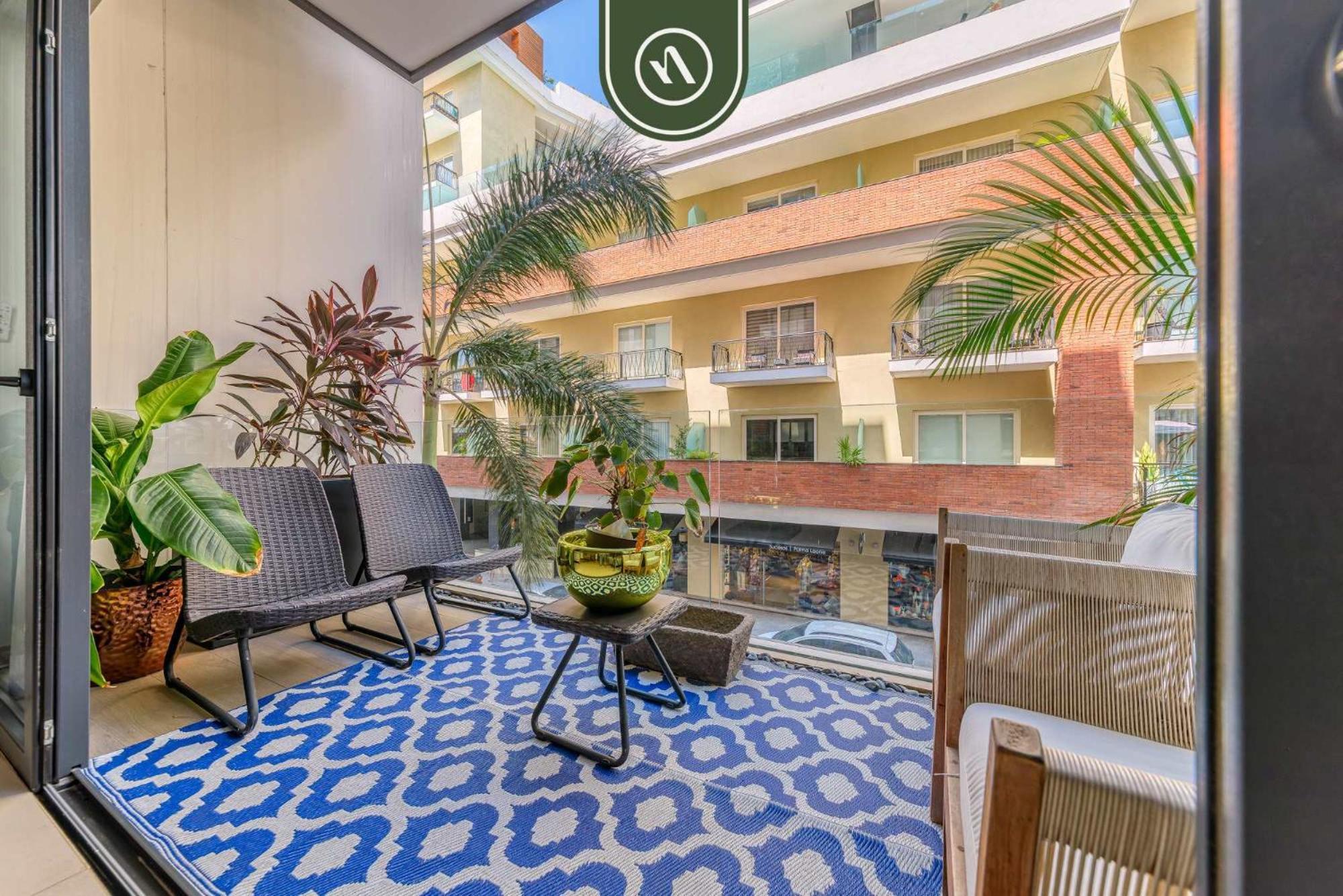 Luxurious 2br In Zona Romantica Pool Gym Puerto Vallarta