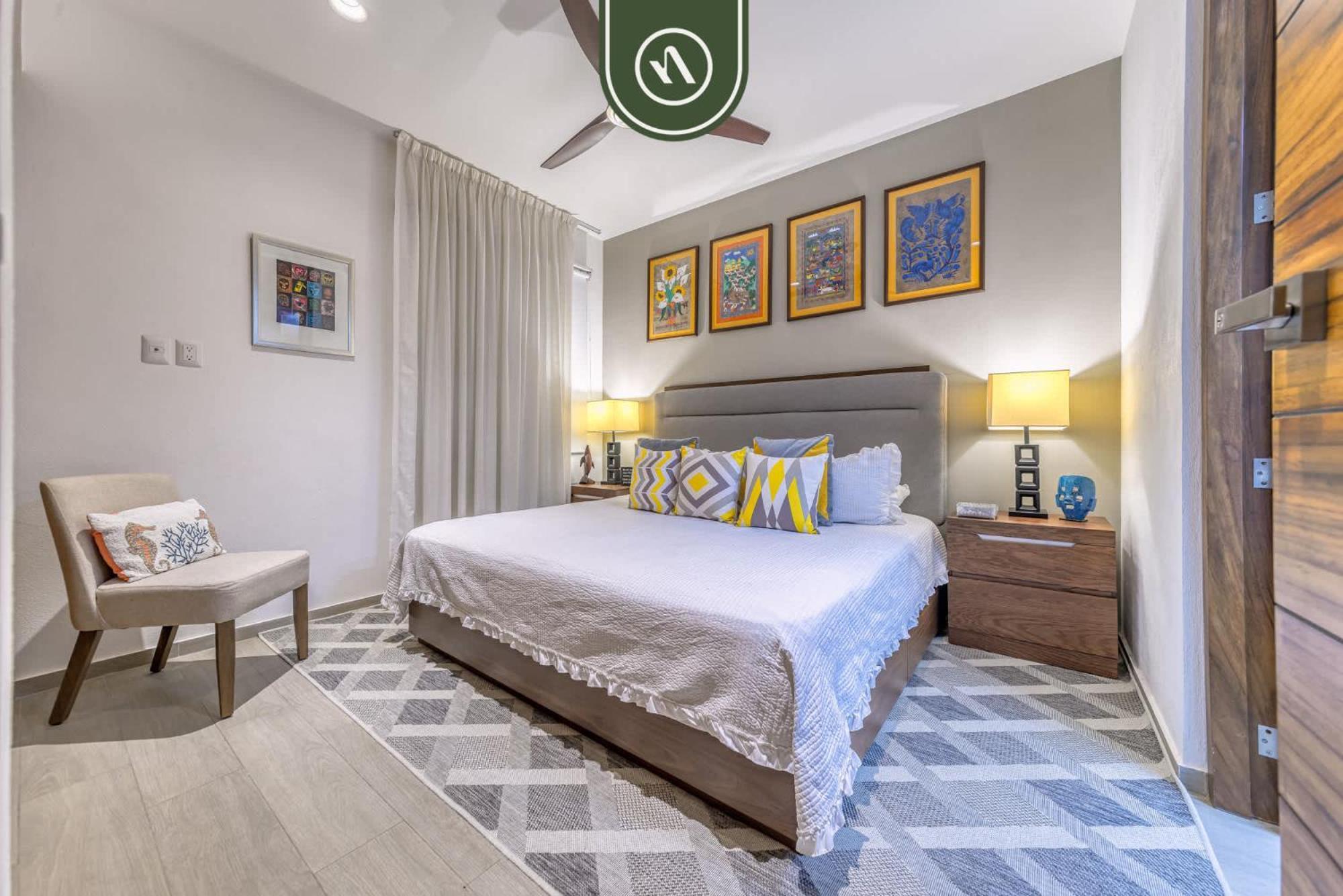 Luxurious 2br In Zona Romantica Pool Gym Apartment