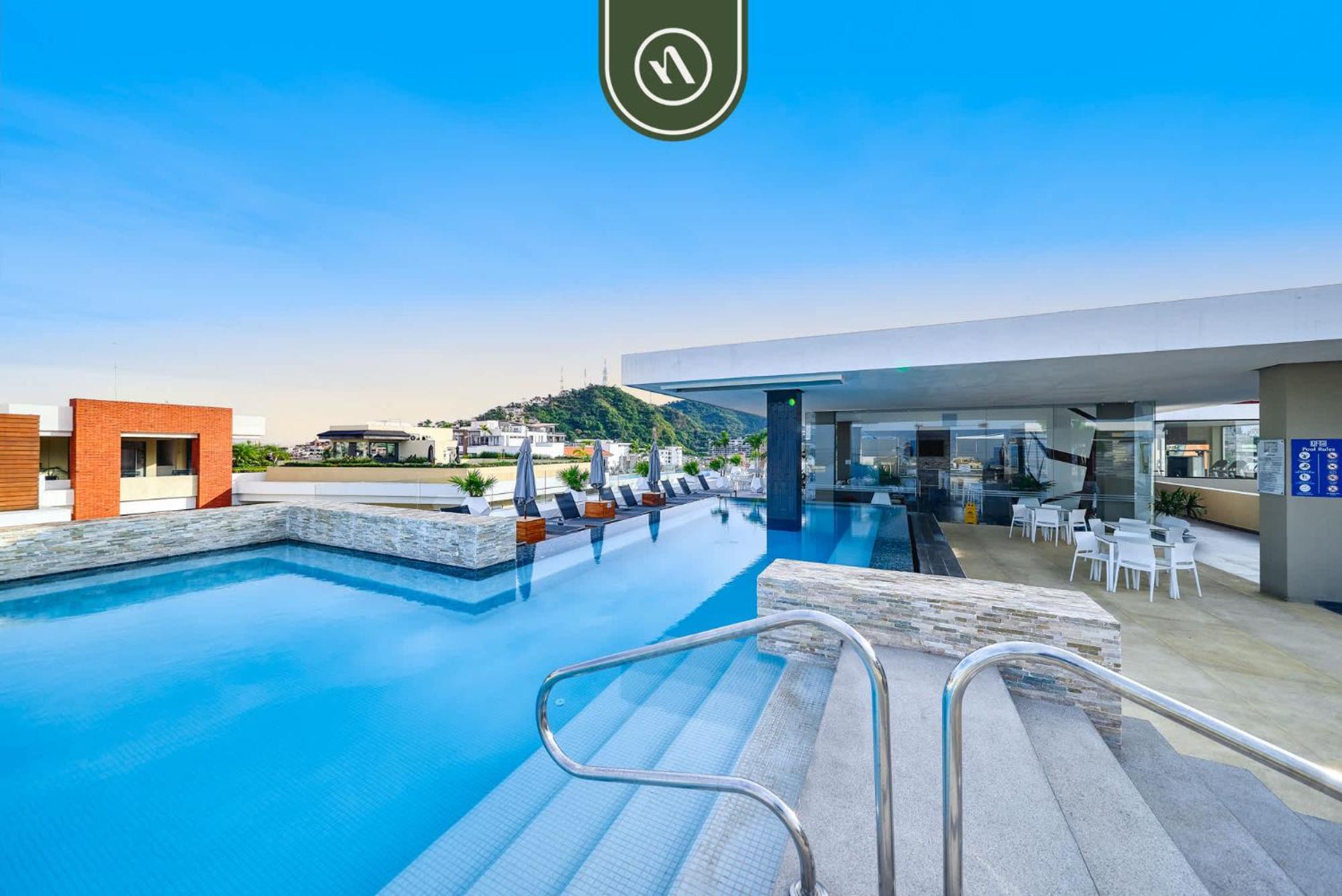 Luxurious 2br In Zona Romantica Pool Gym Apartment *