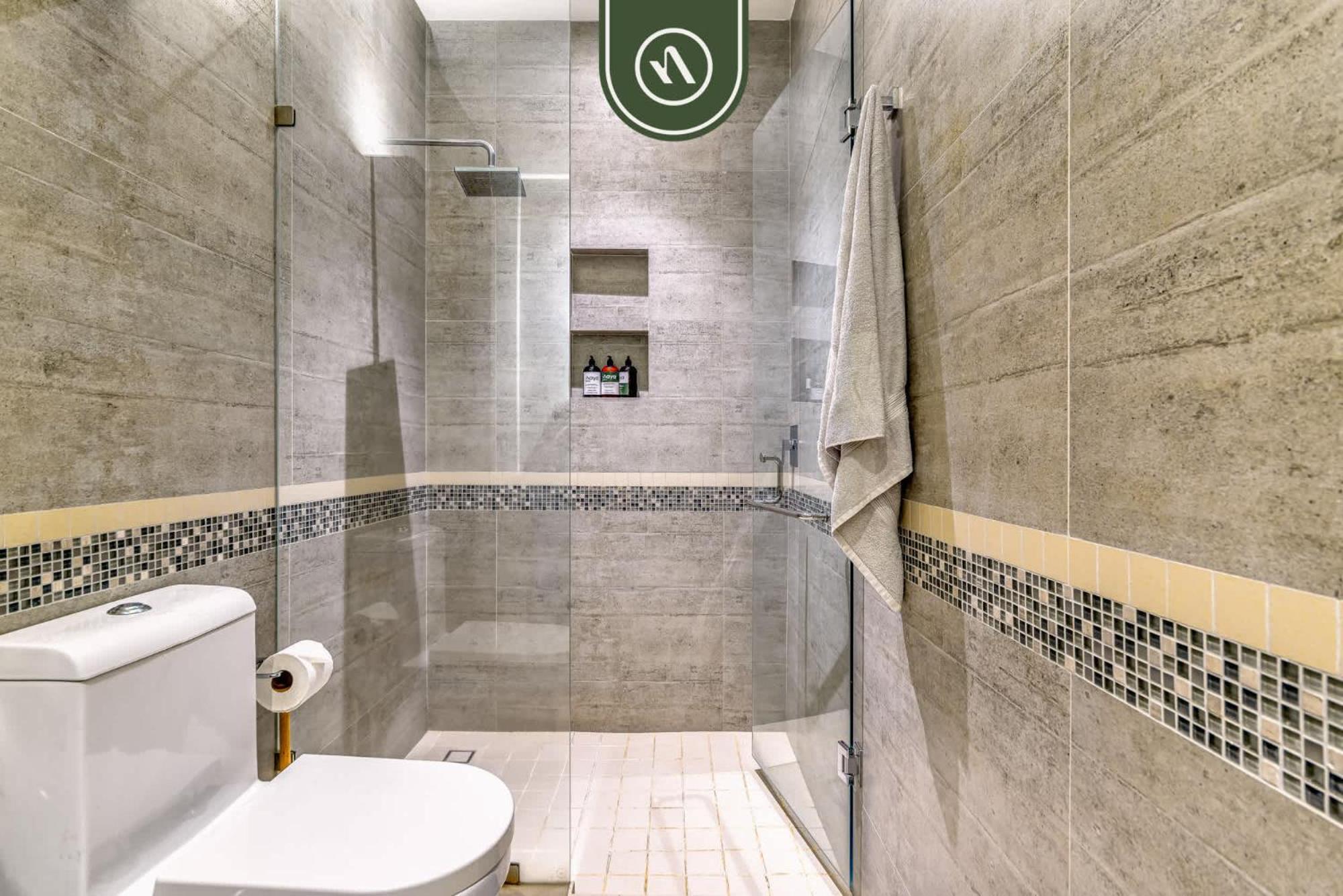 Luxurious 2br In Zona Romantica Pool Gym *