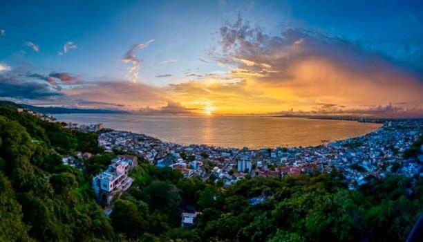 Newly Renovated 2 Bedroom With Patio Unit B Sleeps 4-6 Puerto Vallarta