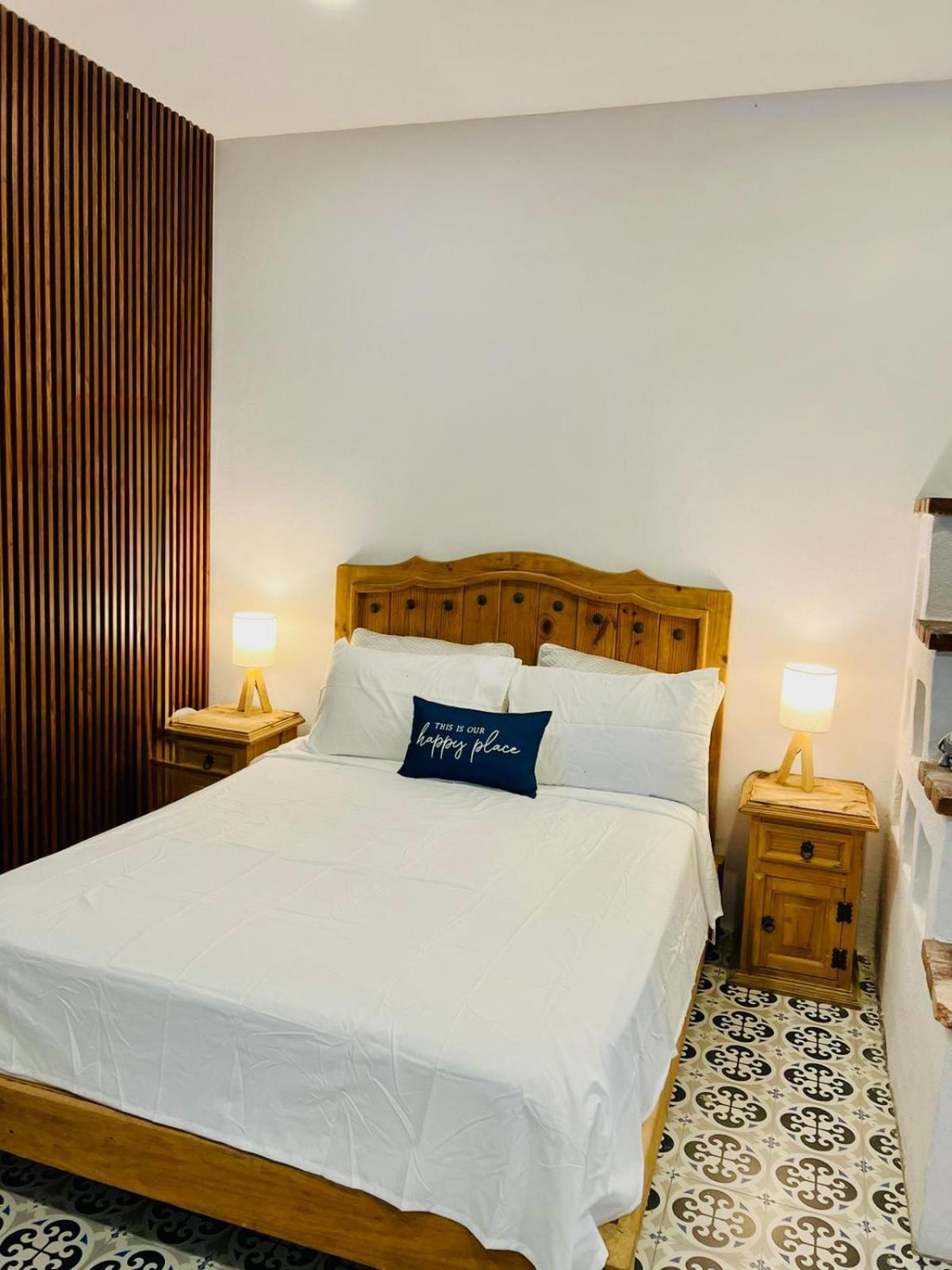 Newly Renovated B1 With Patio Sleeps 4 Apartment *