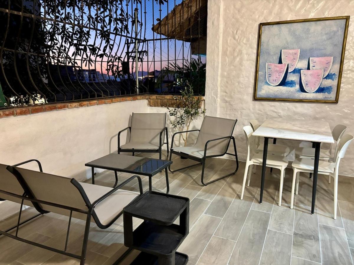 Newly Renovated B1 With Patio Sleeps 4 Apartment *
