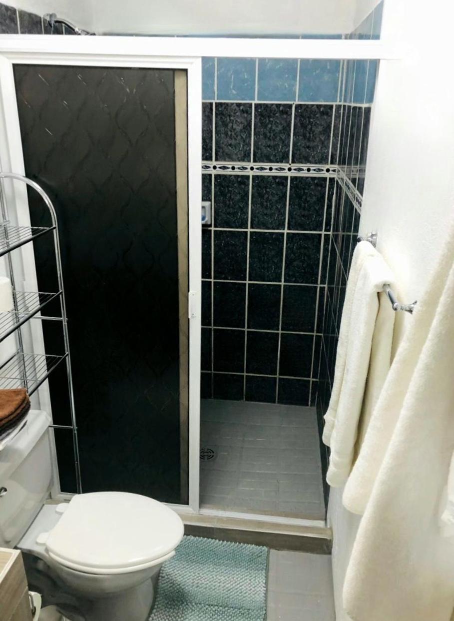 08 Independiente En Zona Romantica A Solo 3 Cuadras De La Playa Camping *