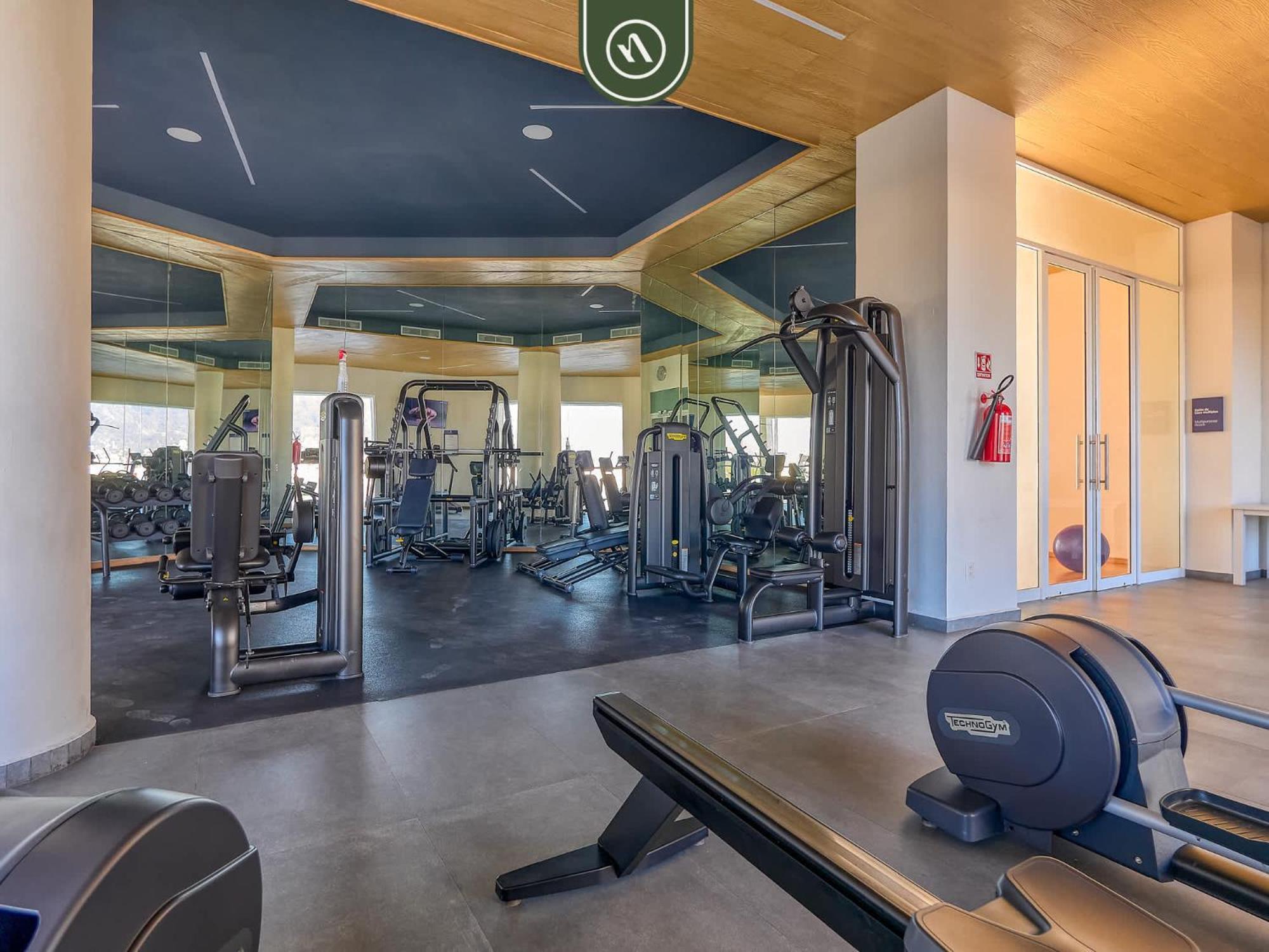 New Oceanfront 1 Bedroom - Gym - - Pool Apartment *