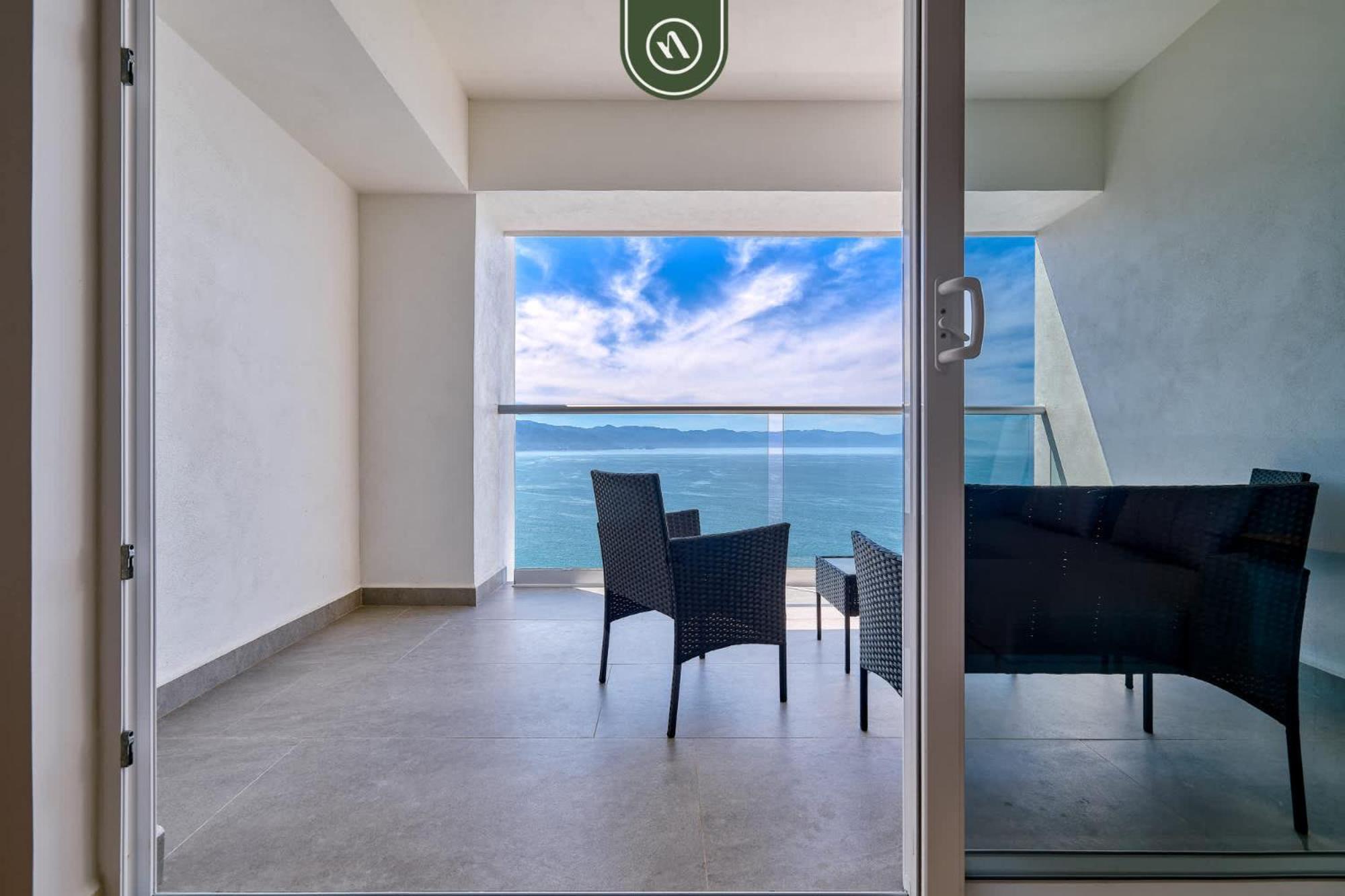 New Oceanfront 1 Bedroom - Gym - - Pool Puerto Vallarta