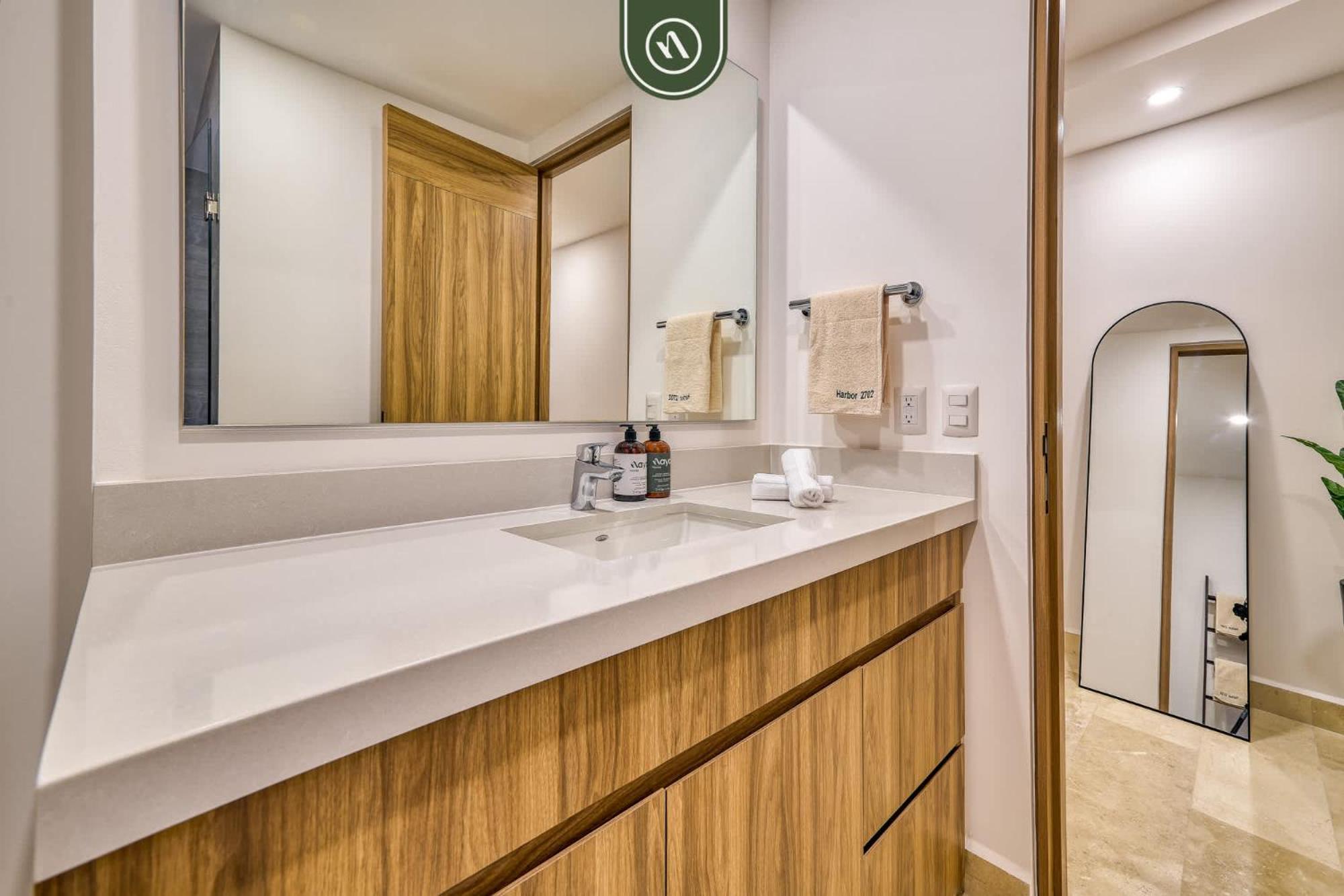 Apartment New Oceanfront 1 Bedroom - Gym - - Pool