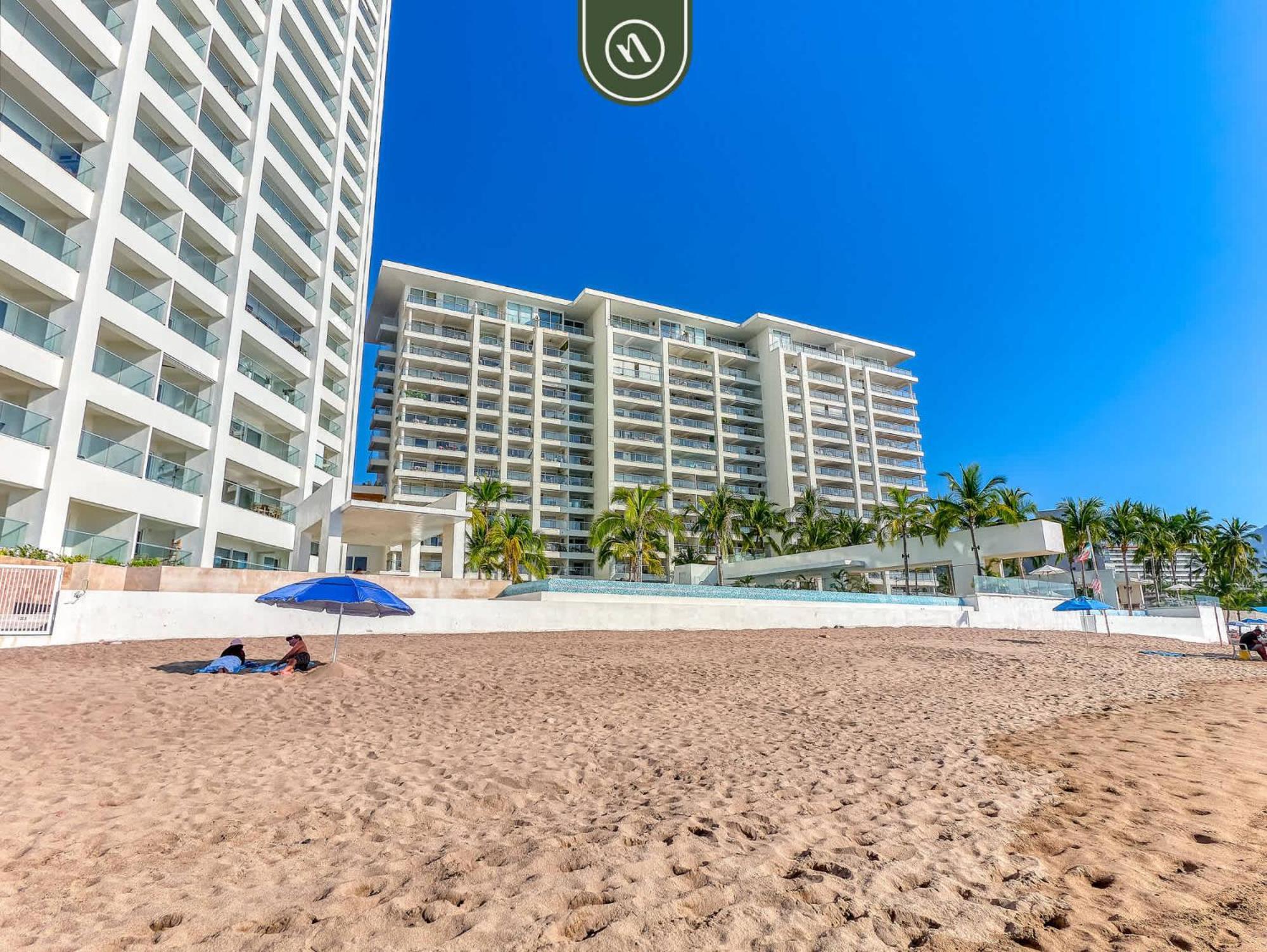 New Oceanfront 1 Bedroom - Gym - - Pool Puerto Vallarta
