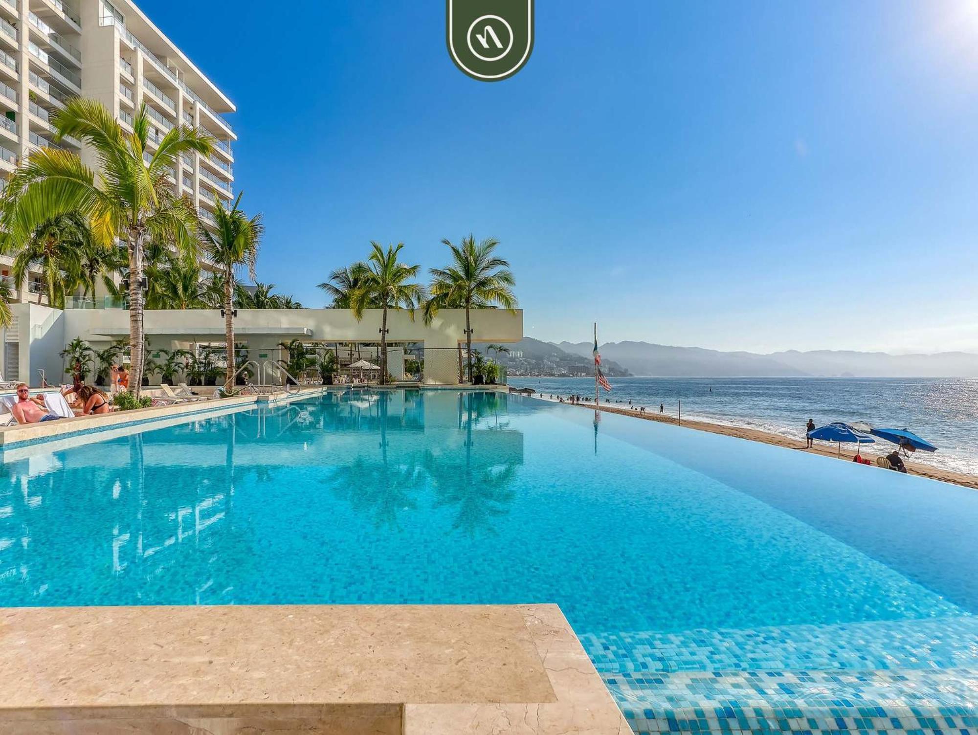 New Oceanfront 1 Bedroom - Gym - - Pool