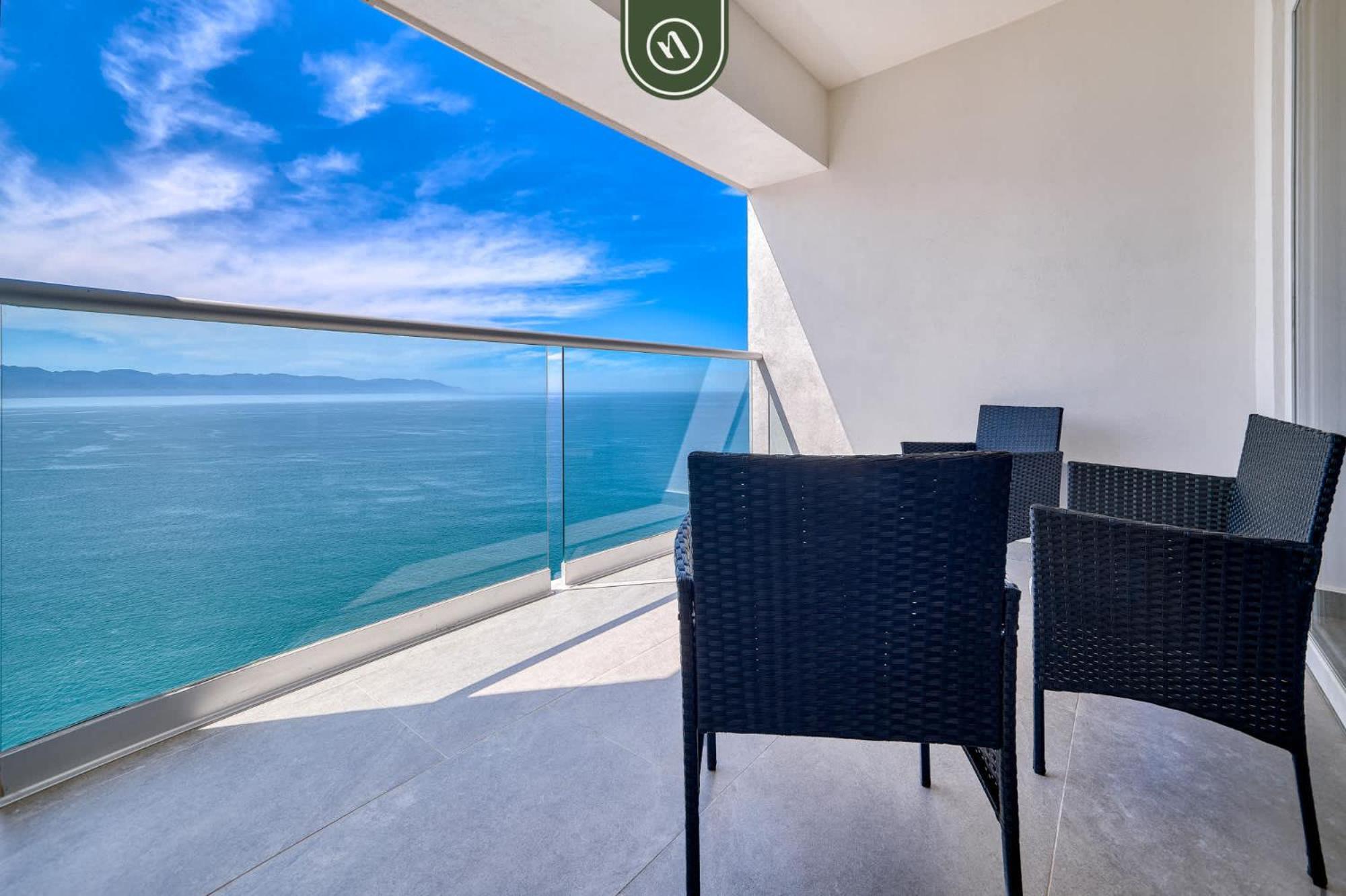 New Oceanfront 1 Bedroom - Gym - - Pool Apartment *