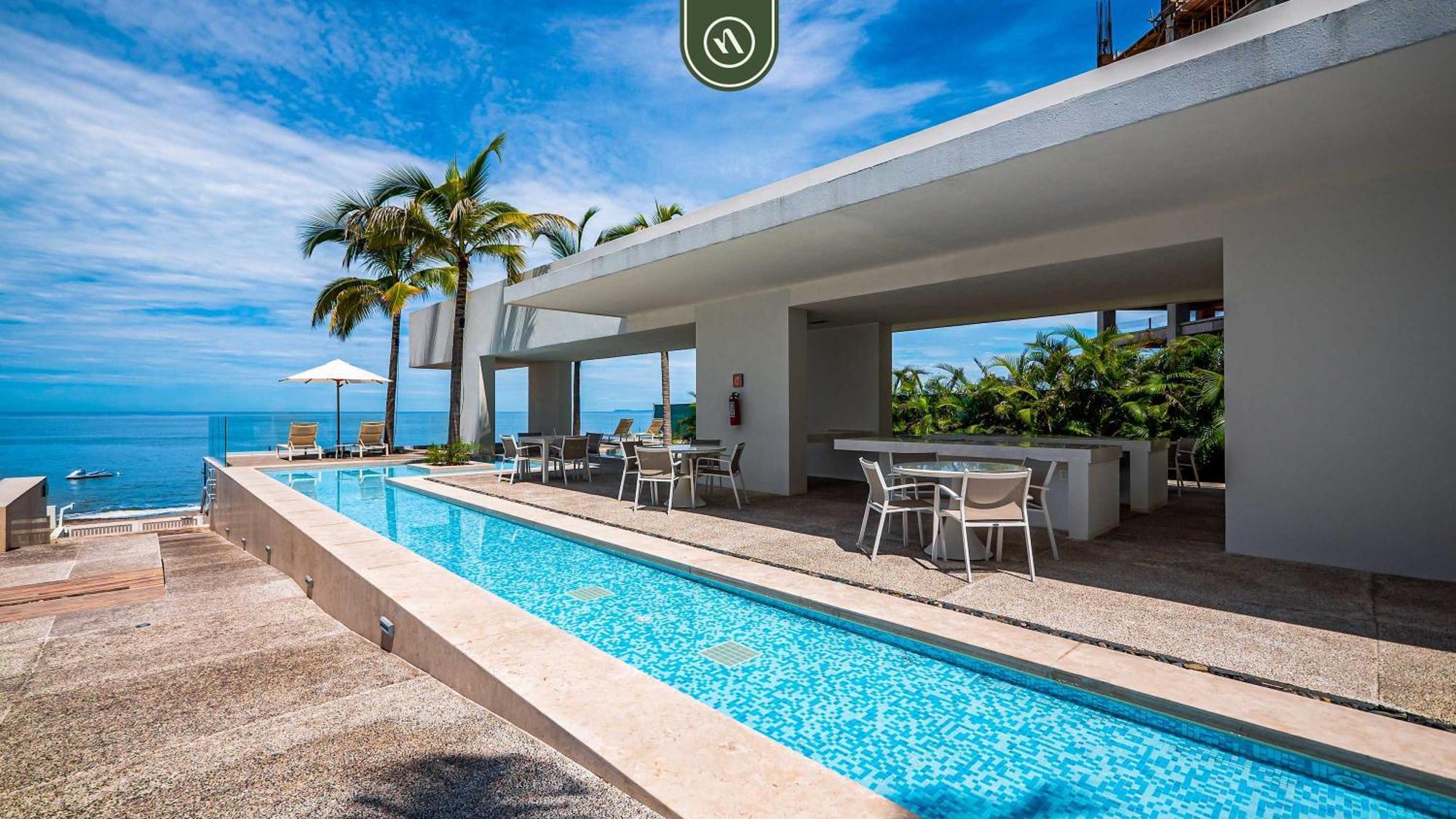 New Oceanfront 1 Bedroom - Gym - - Pool *