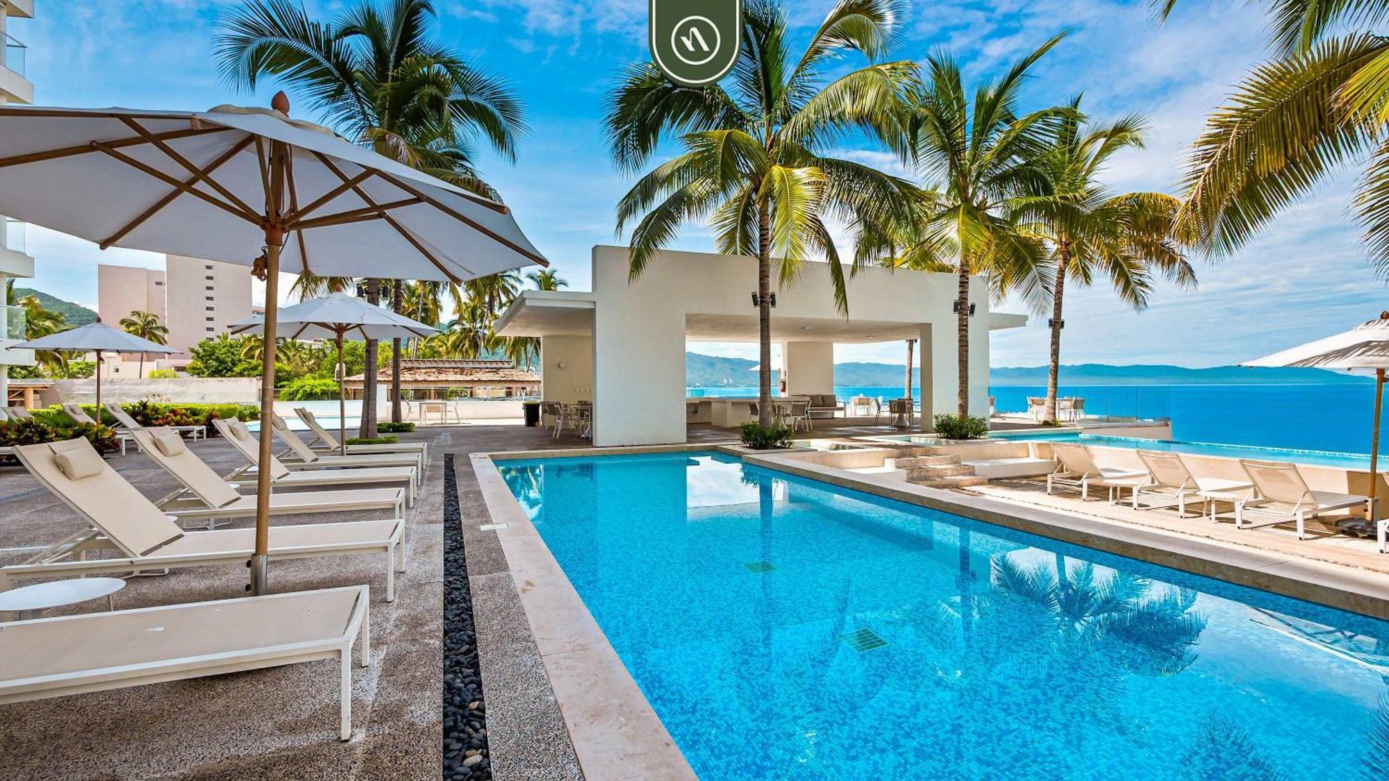 New Oceanfront 1 Bedroom - Gym - - Pool Apartment