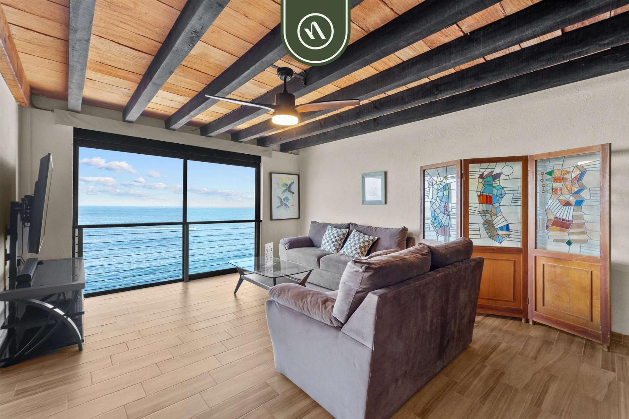 Oceanfront 2 Bedroom With Spectacular View - Pool Apartment *