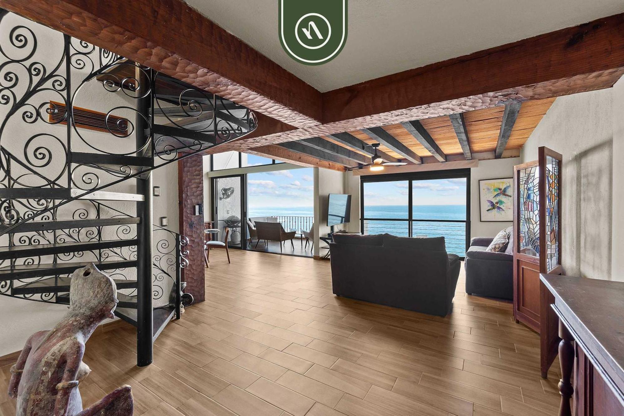 Oceanfront 2 Bedroom With Spectacular View - Pool Apartment *