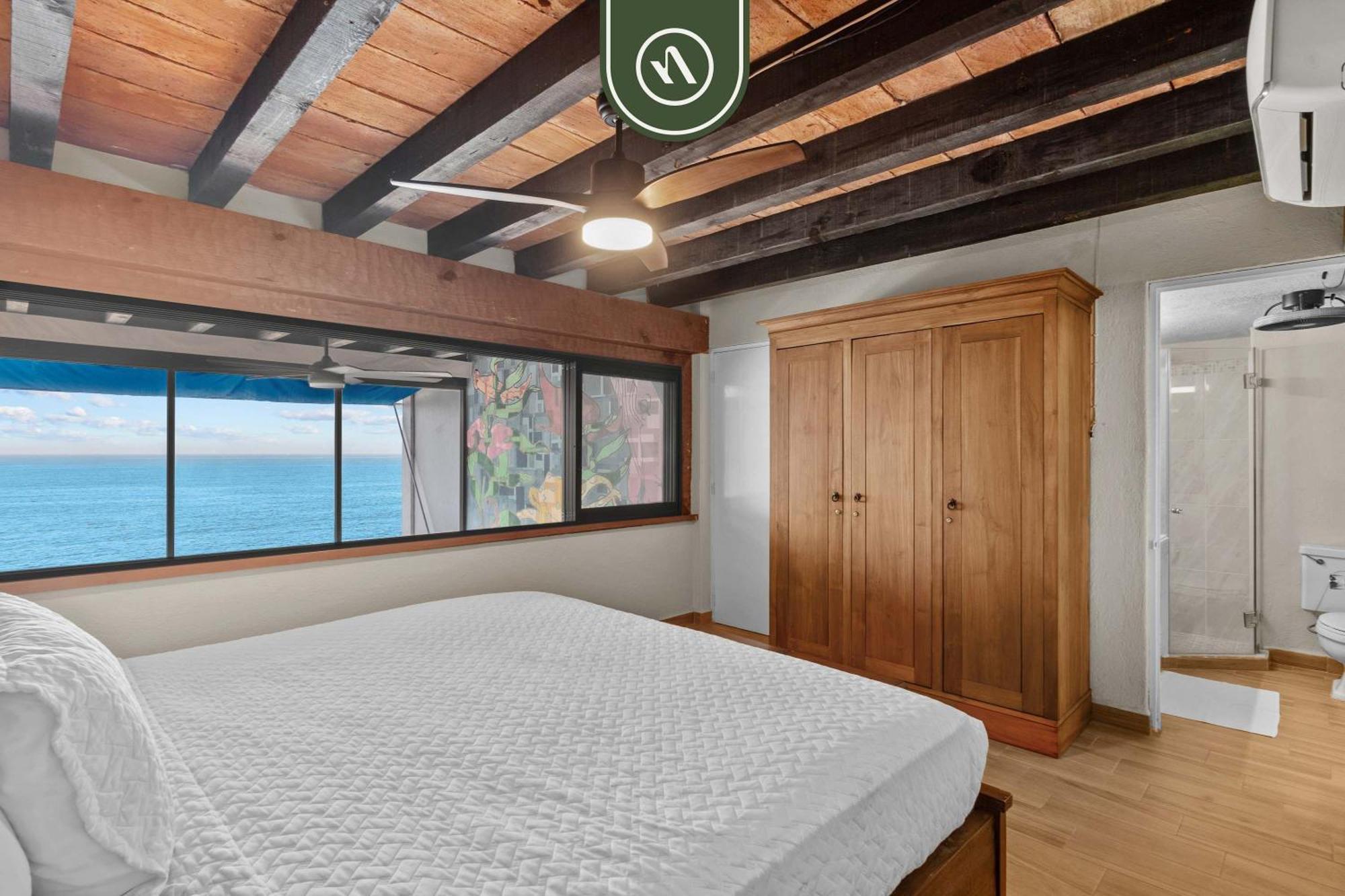 Oceanfront 2 Bedroom With Spectacular View - Pool *