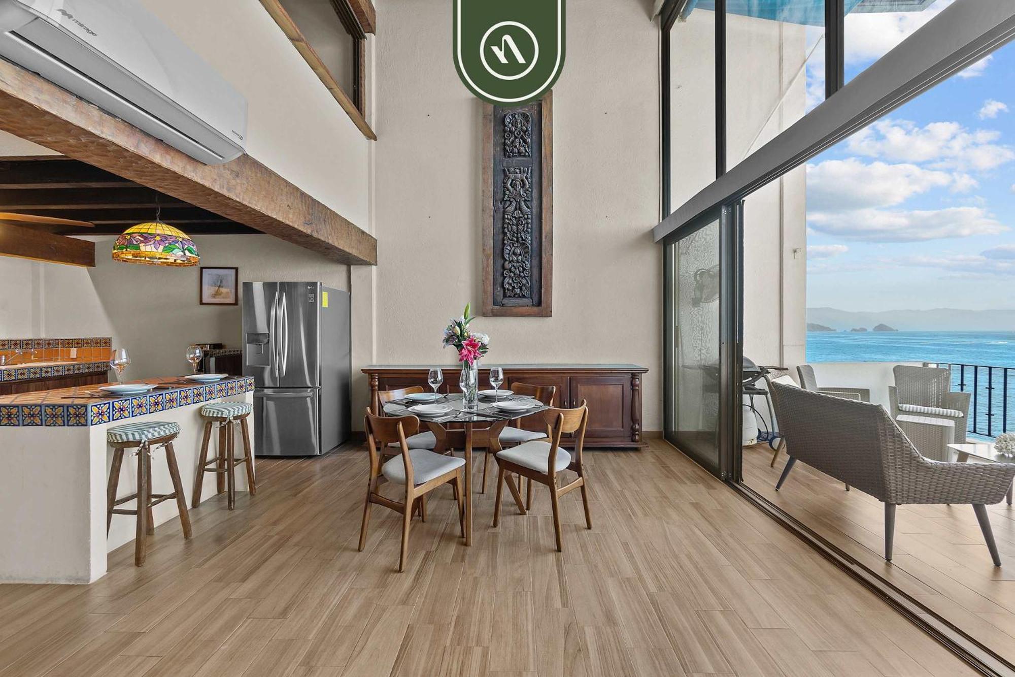 Oceanfront 2 Bedroom With Spectacular View - Pool Apartment