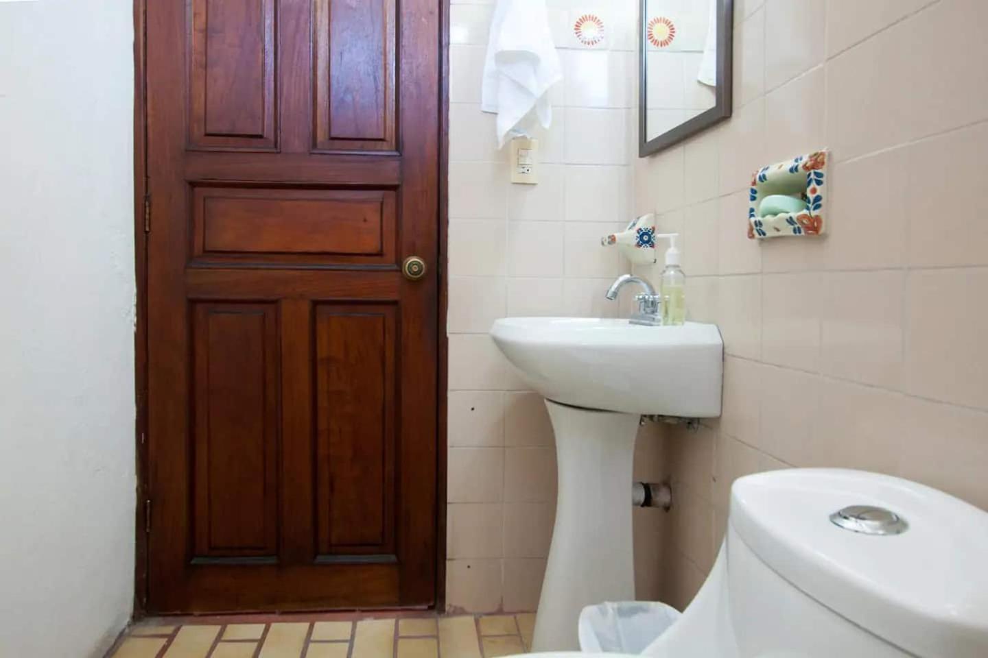 Apartment Beautiful Local With Ocean View & Rooftop Terrace