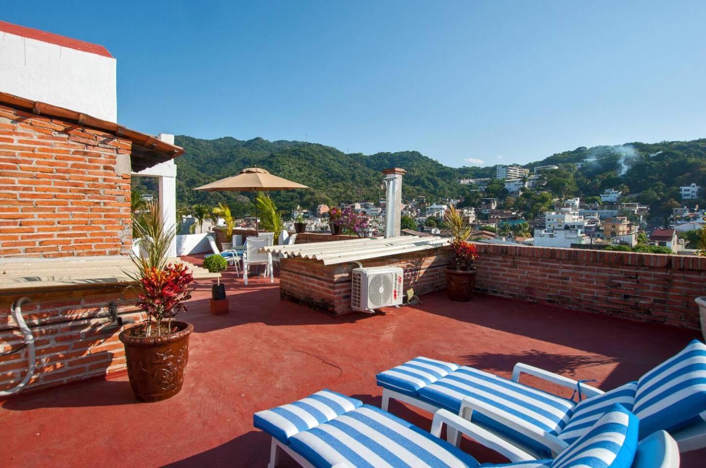 Beautiful Local With Ocean View & Rooftop Terrace * Puerto Vallarta