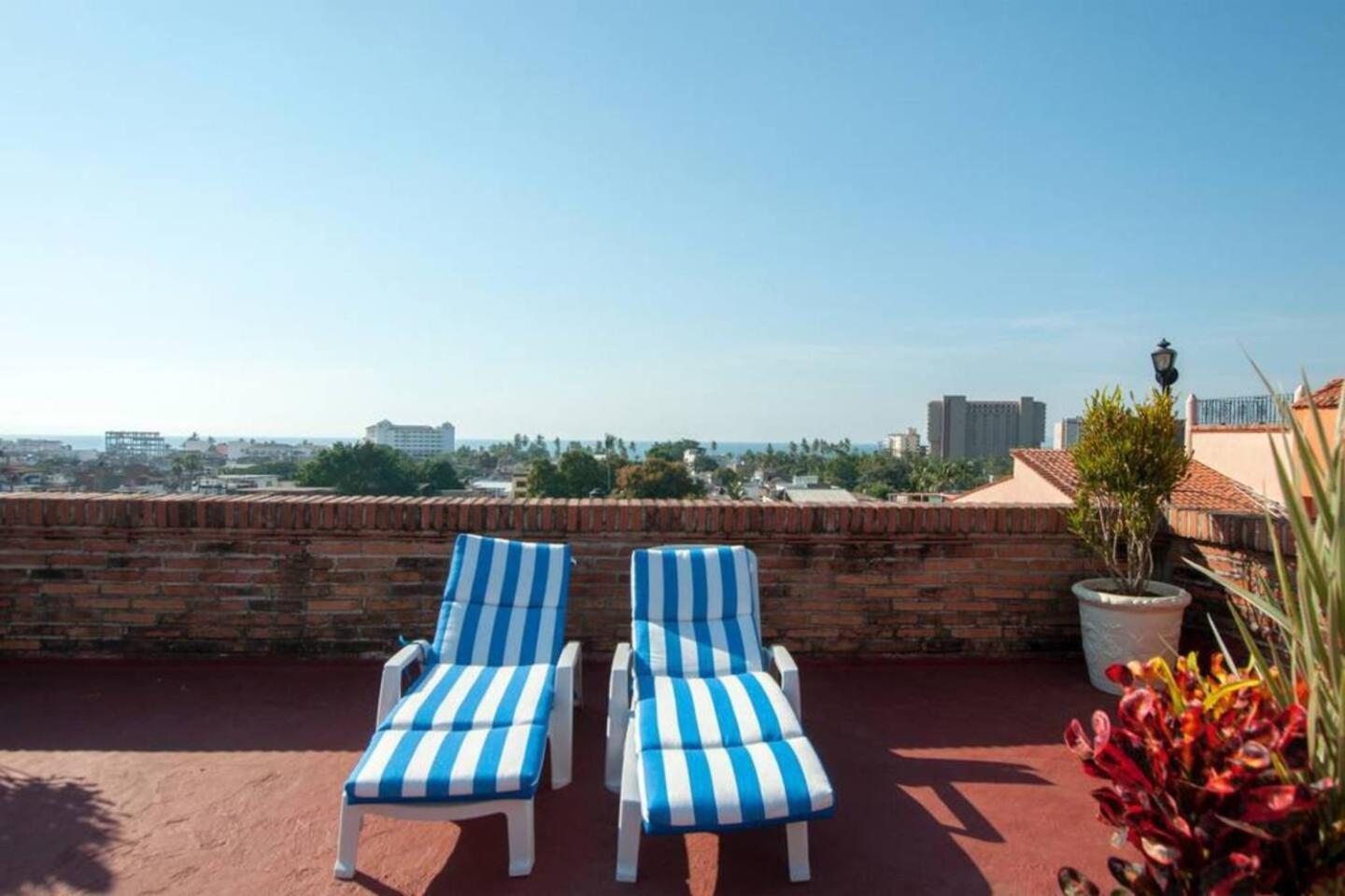Beautiful Local With Ocean View & Rooftop Terrace Puerto Vallarta