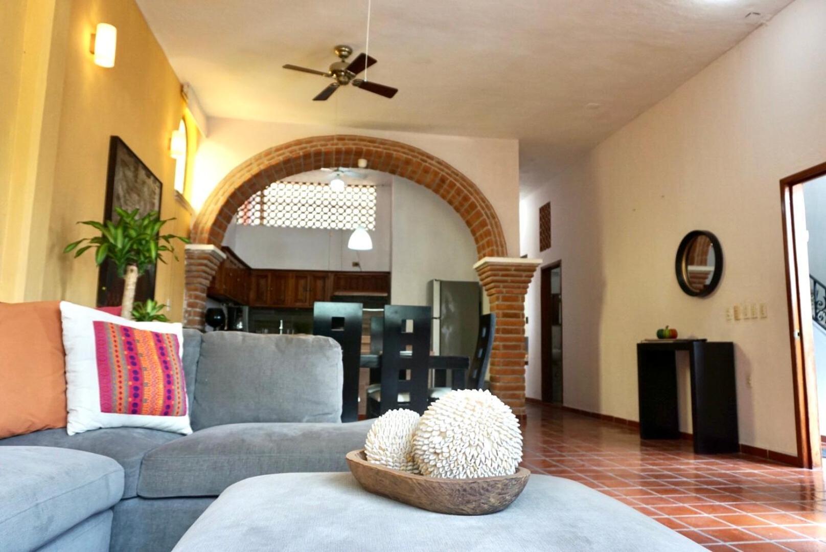 Apartment Beautiful Local With Ocean View & Rooftop Terrace