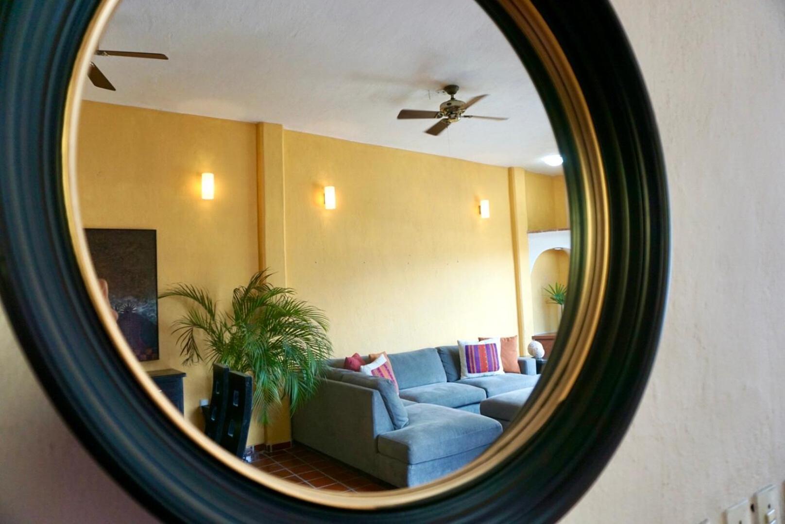 Beautiful Local With Ocean View & Rooftop Terrace *
