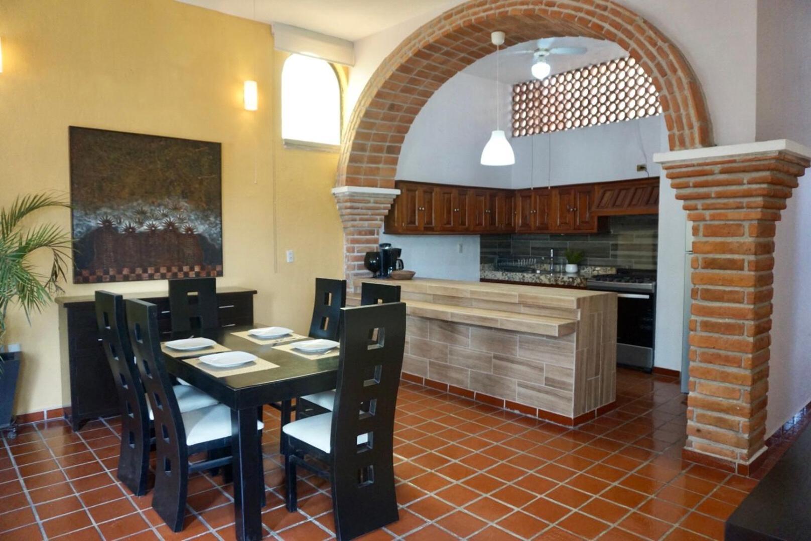 Apartment Beautiful Local With Ocean View & Rooftop Terrace