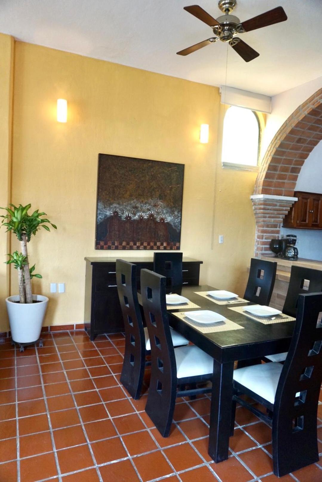 Beautiful Local With Ocean View & Rooftop Terrace Apartment *