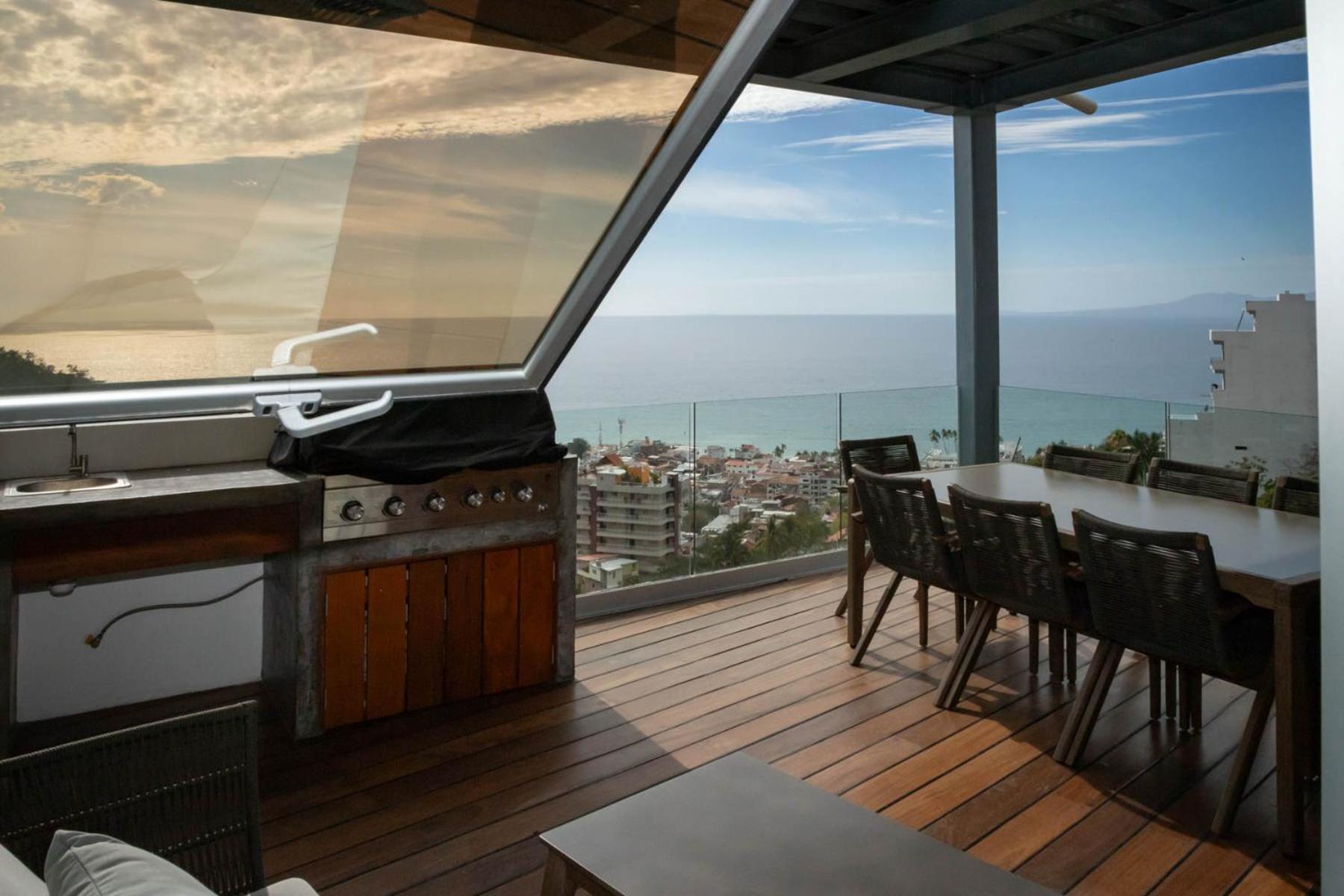 Pacific View Apartment *