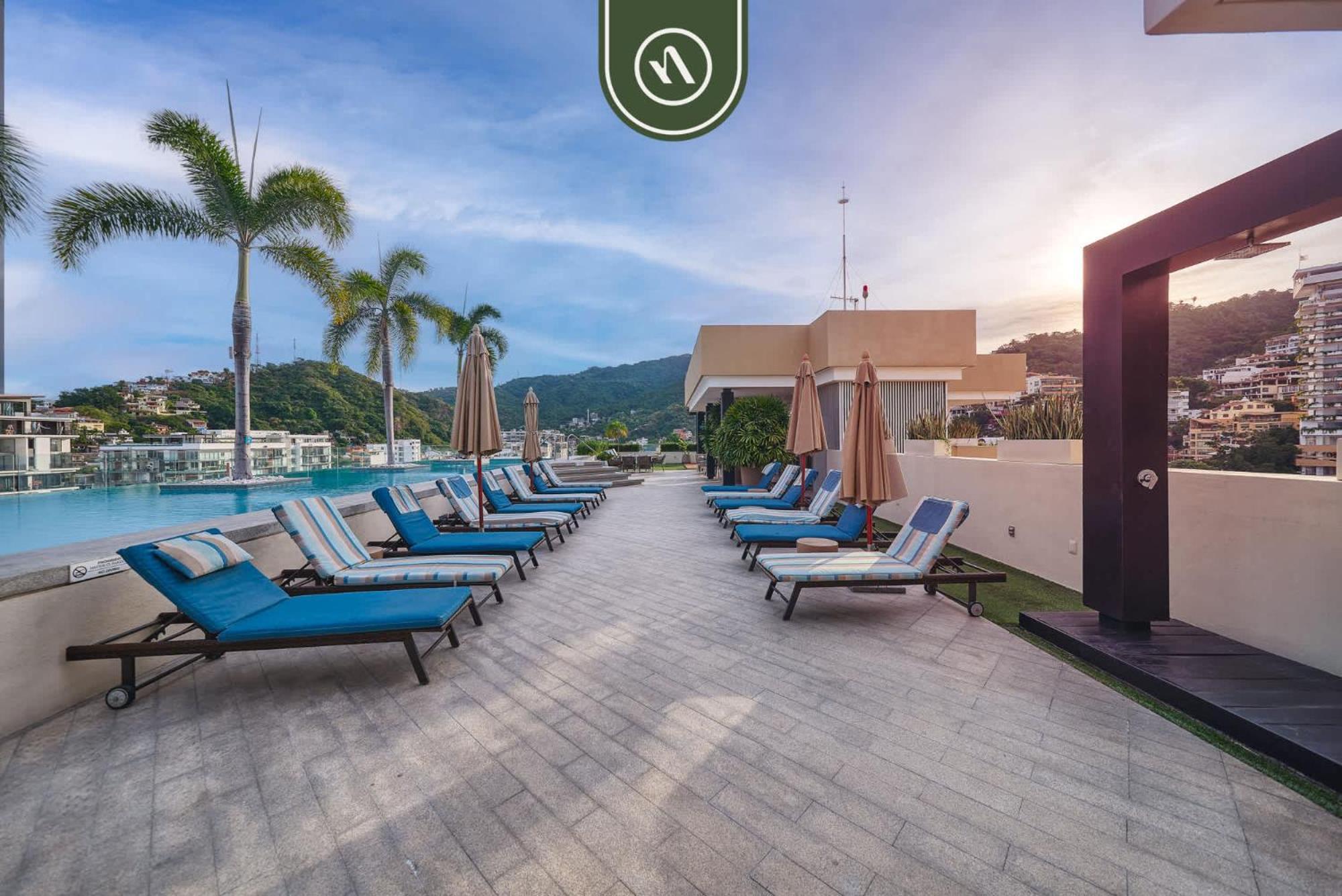 Amazing 1 Bedroom - Zona Romantica - Rooftop Pool Apartment *