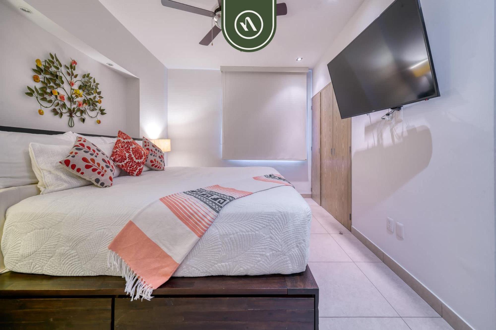 Amazing 1 Bedroom - Zona Romantica - Rooftop Pool * Puerto Vallarta