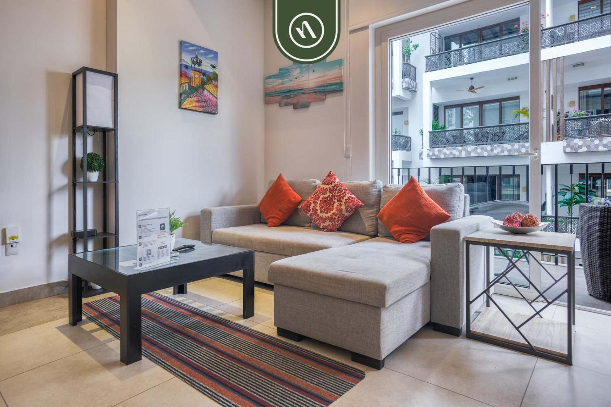 Amazing 1 Bedroom - Zona Romantica - Rooftop Pool Apartment