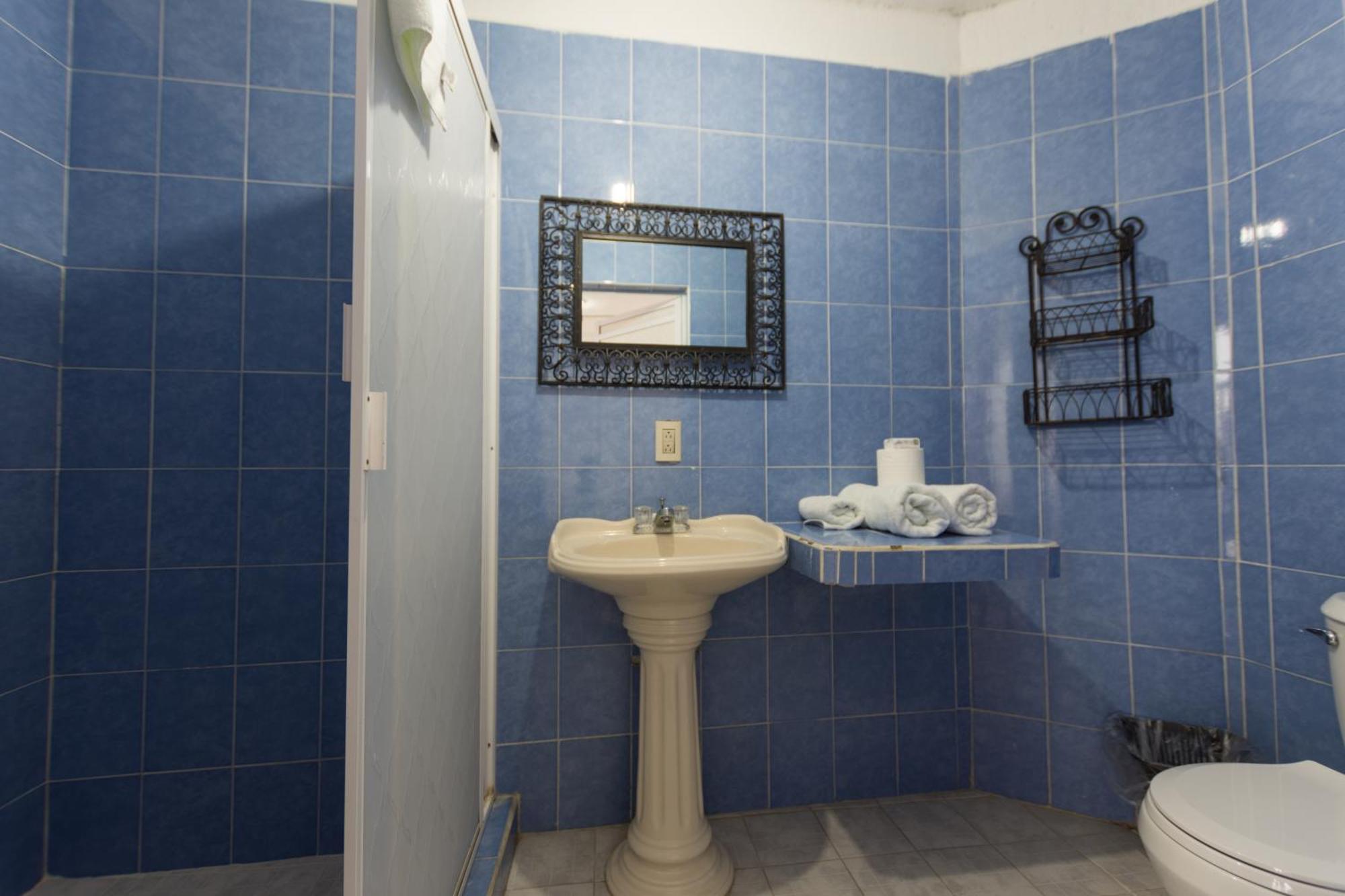 Hotel Traditional Sierra Leon Oceanfront - Adults Only *