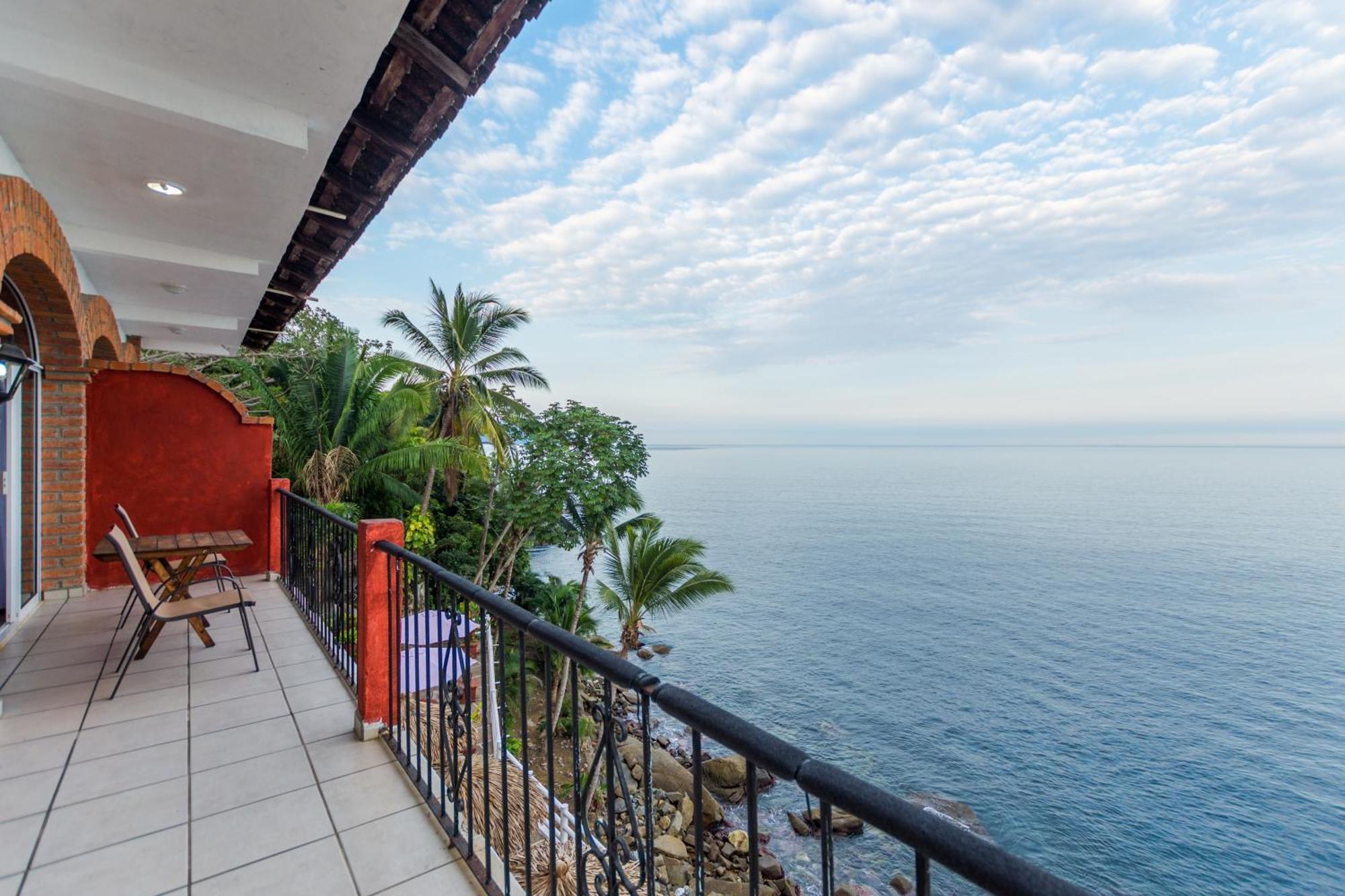 Traditional Sierra Leon Oceanfront - Adults Only Hotel
