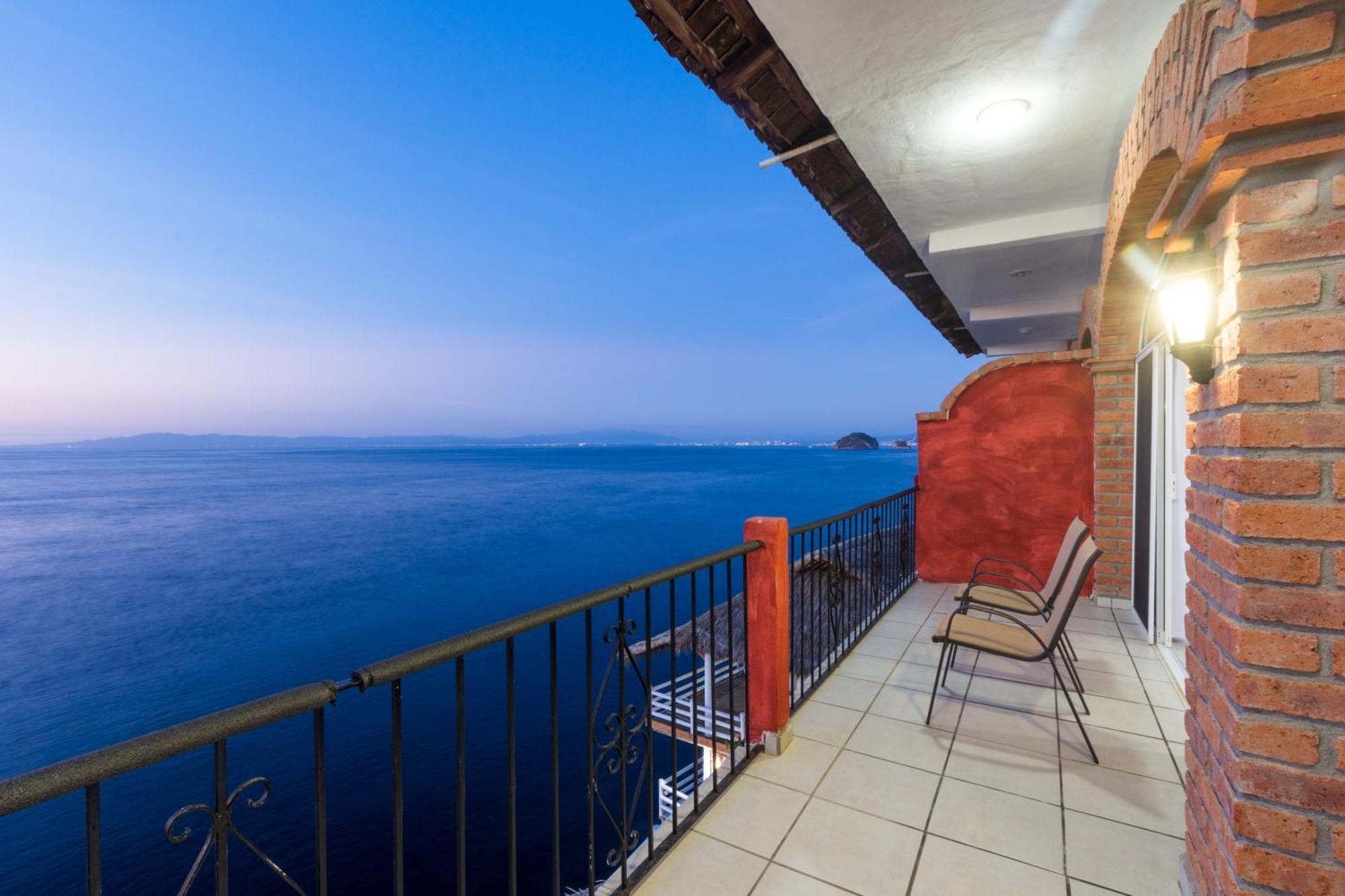 Traditional Sierra Leon Oceanfront - Adults Only Puerto Vallarta