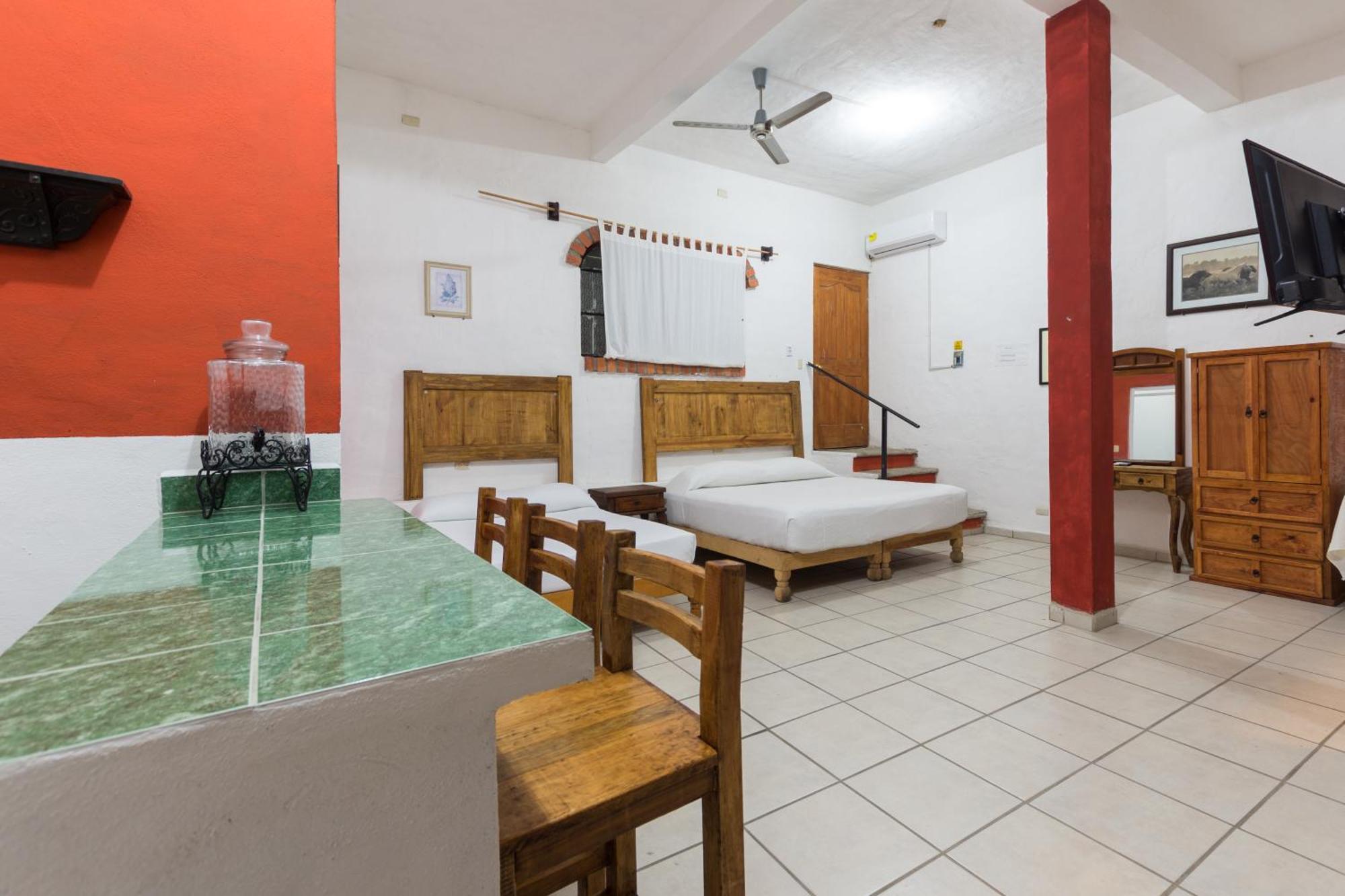 Traditional Sierra Leon Oceanfront - Adults Only Hotel Puerto Vallarta