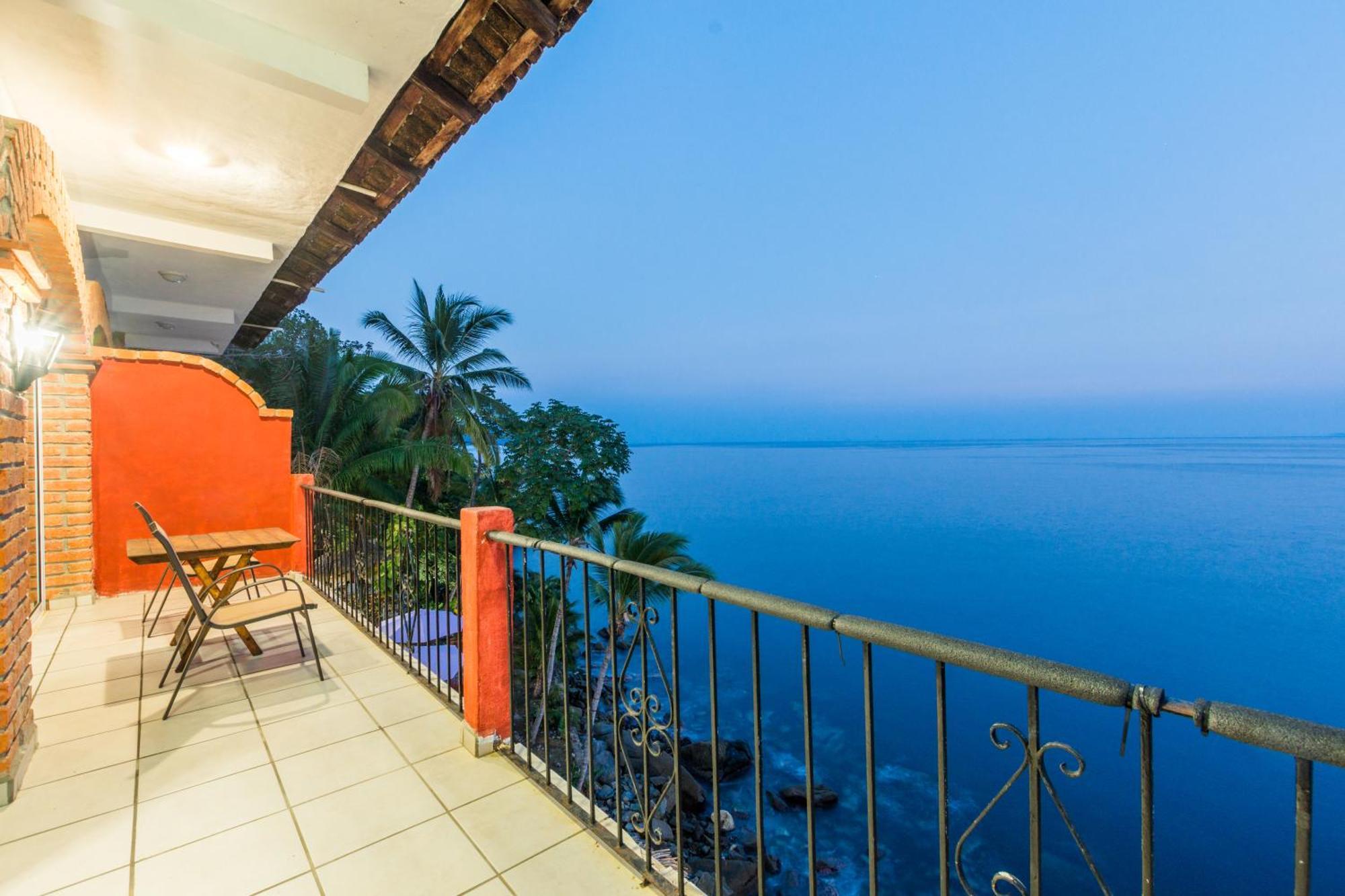 Traditional Sierra Leon Oceanfront - Adults Only Hotel Puerto Vallarta